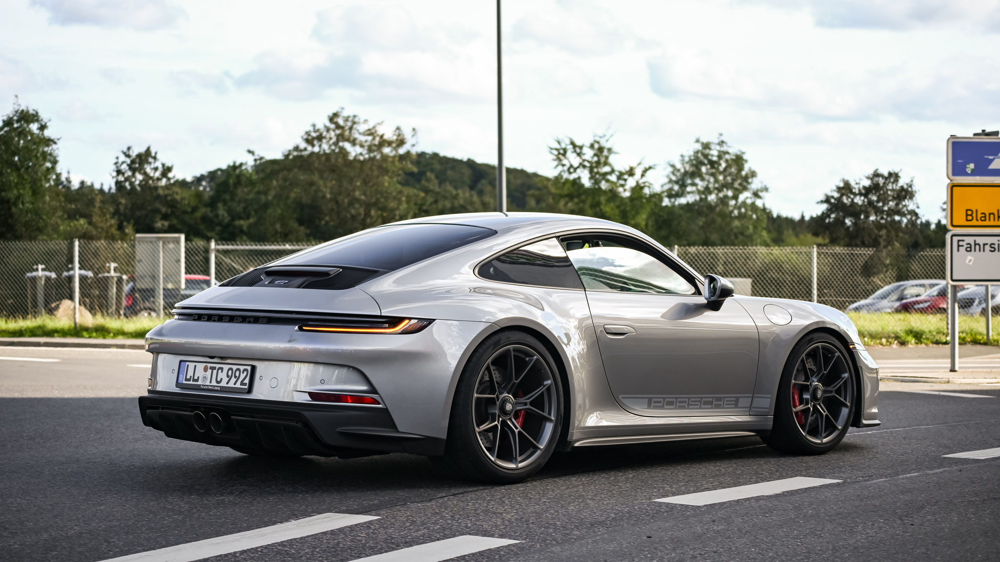 Porsche 992 GT3 Touring - LL-TC992