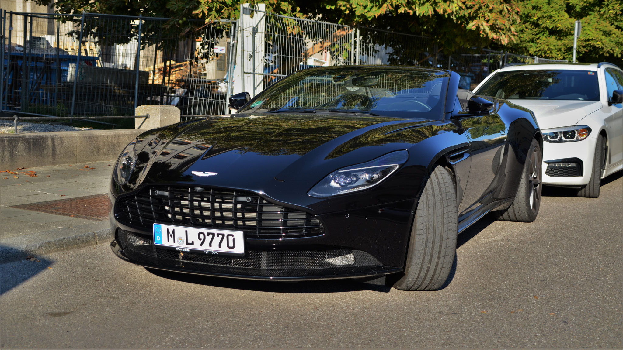Aston Martin DB11 Volante - M-L9770