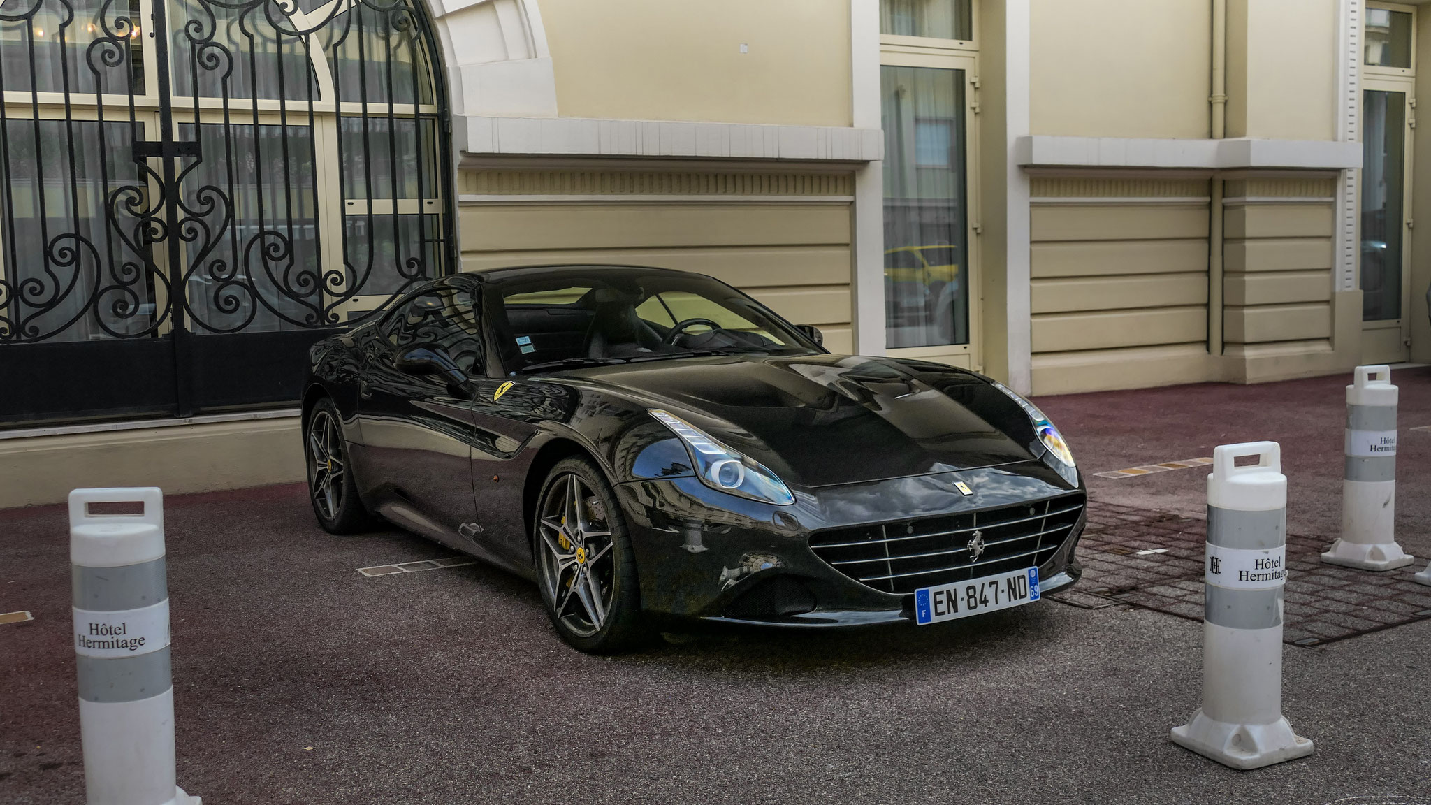 Ferrari California T - EN847ND-69 (FRA)