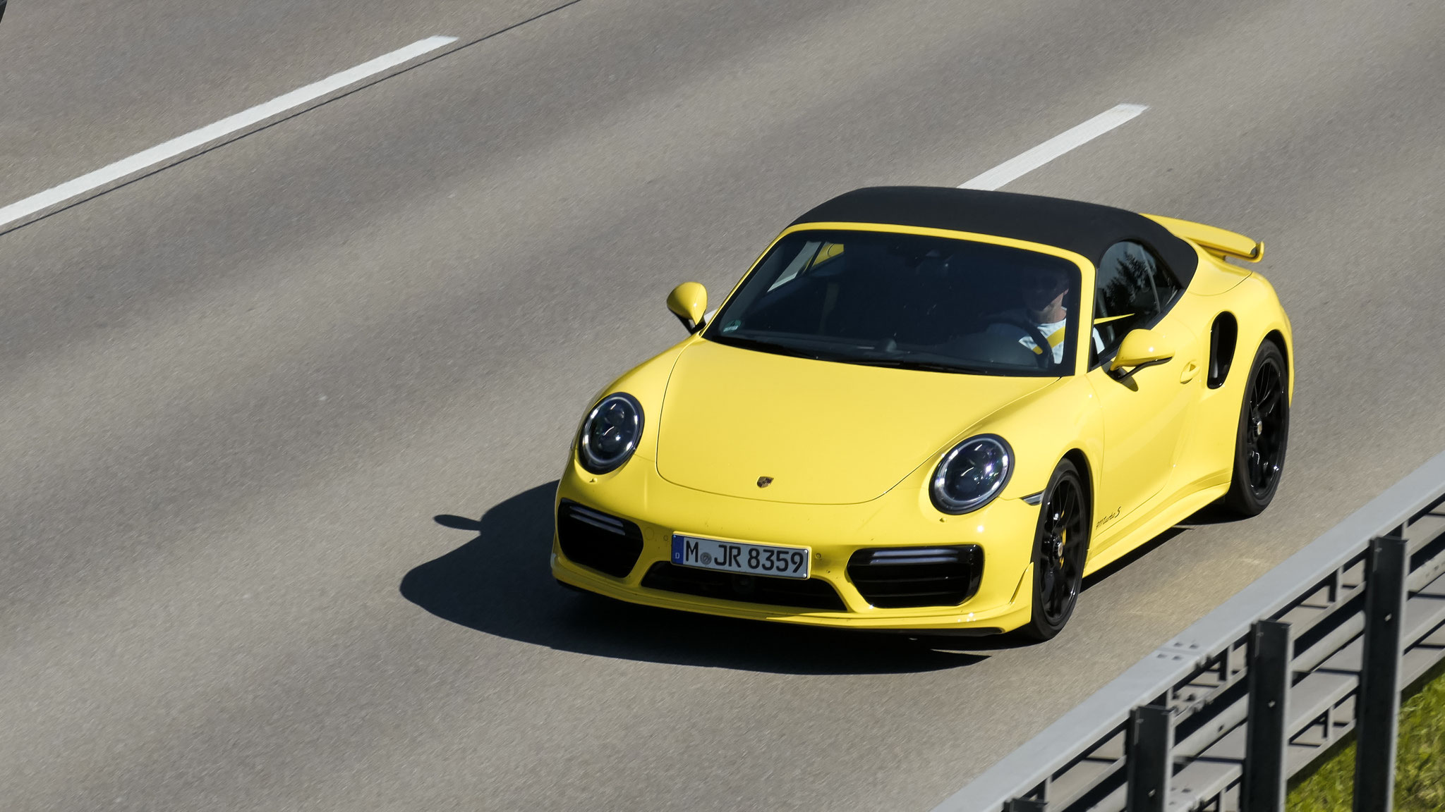 Porsche 991 Turbo S Cabriolet - M-JR8359