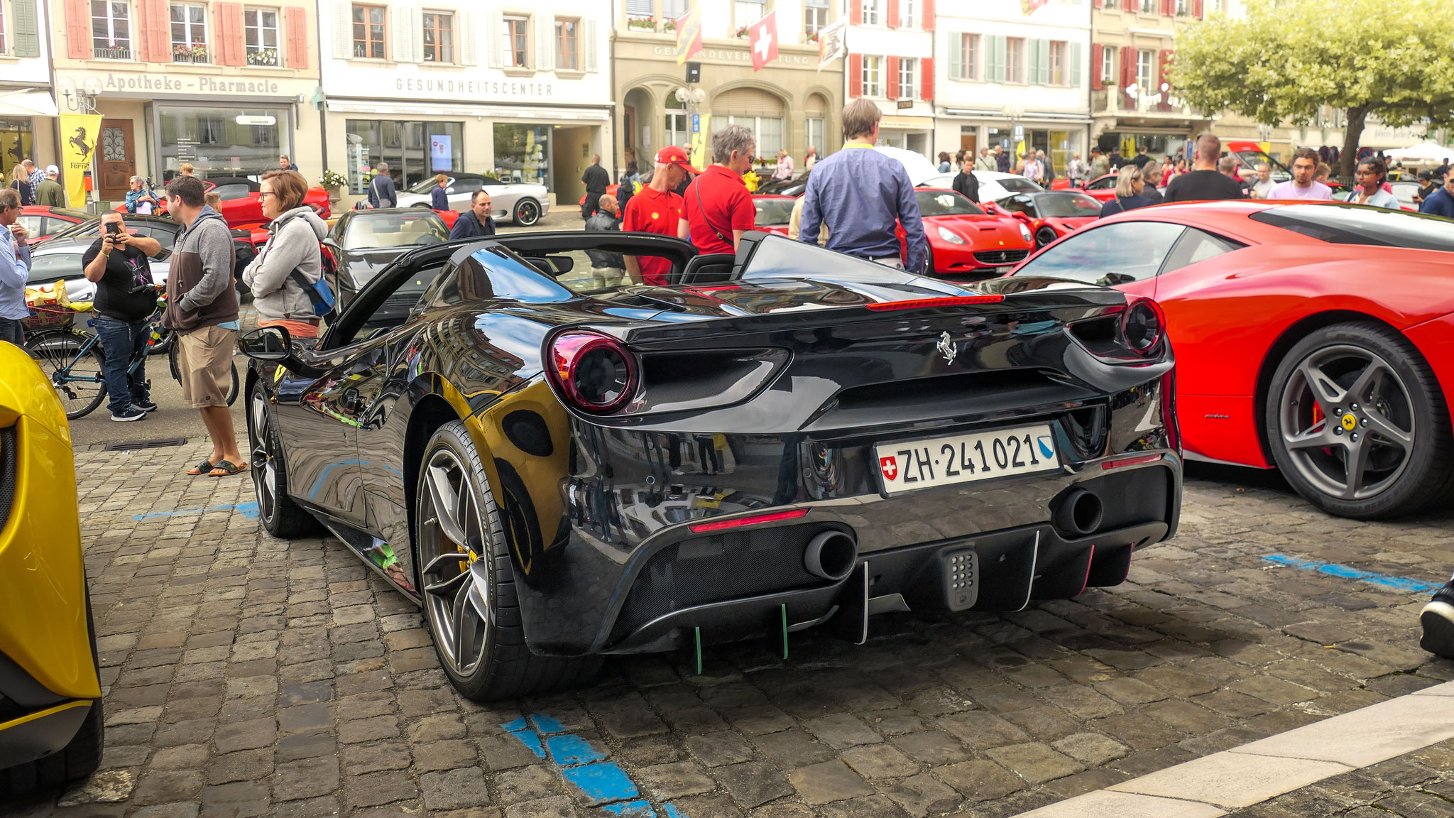 Ferrari 488 Spider - ZH241021 (CH)