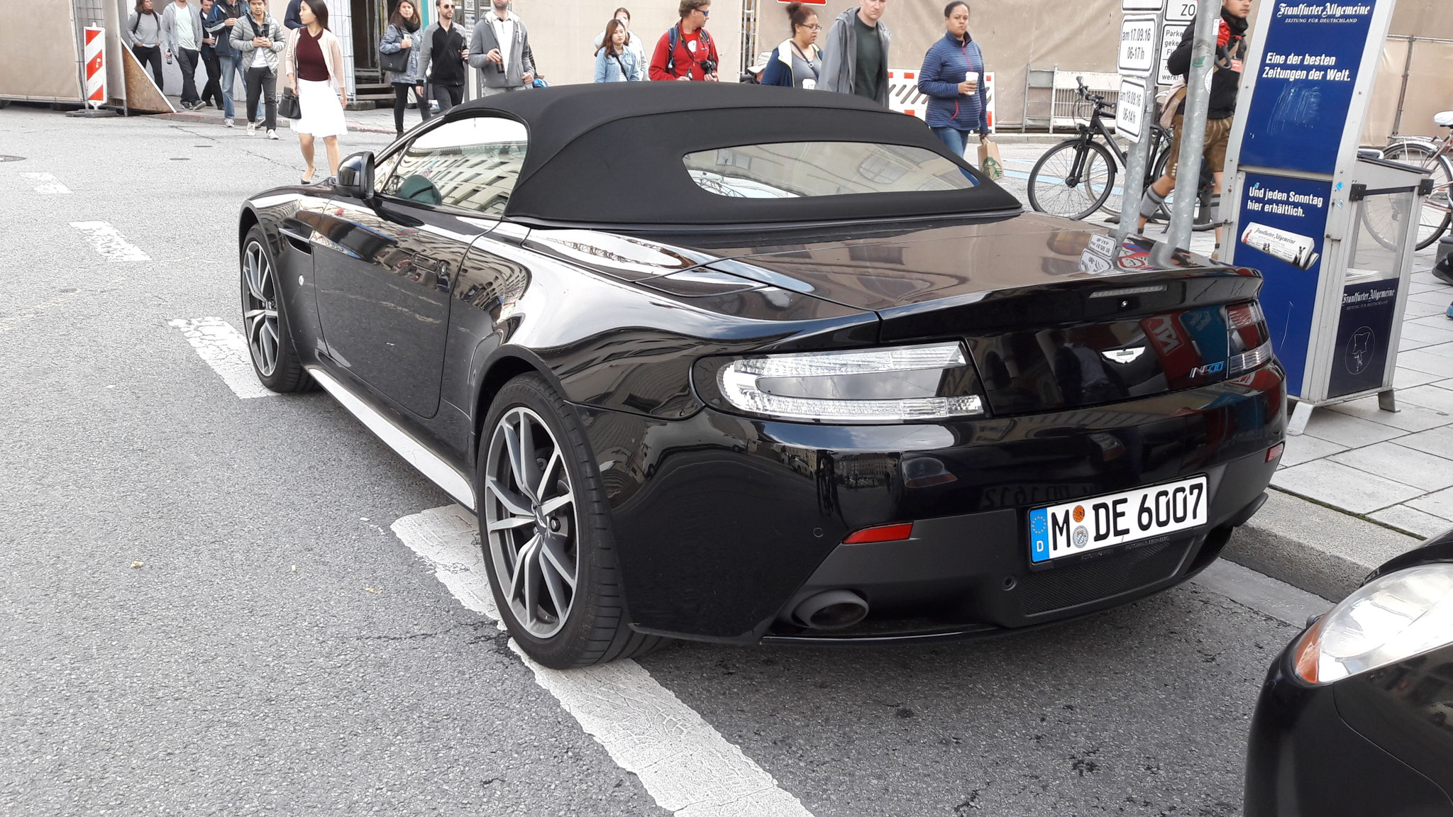 Aston Martin Vantage V8 Volante N430 - M-DE6007