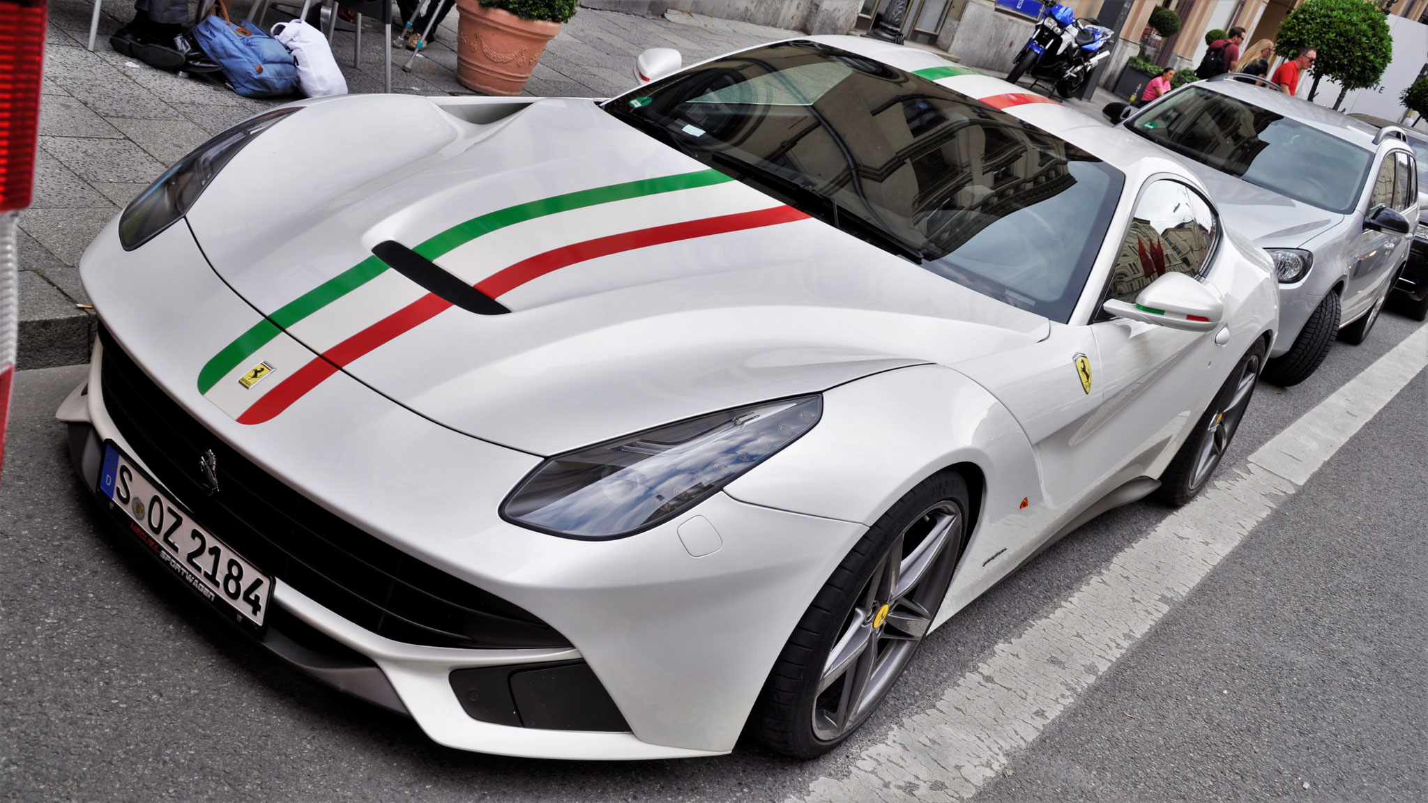Ferrari F12 Berlinetta - S-OZ2184