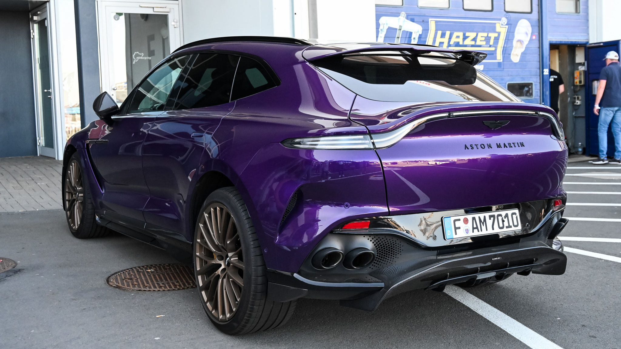Aston Martin DBX 707 - 