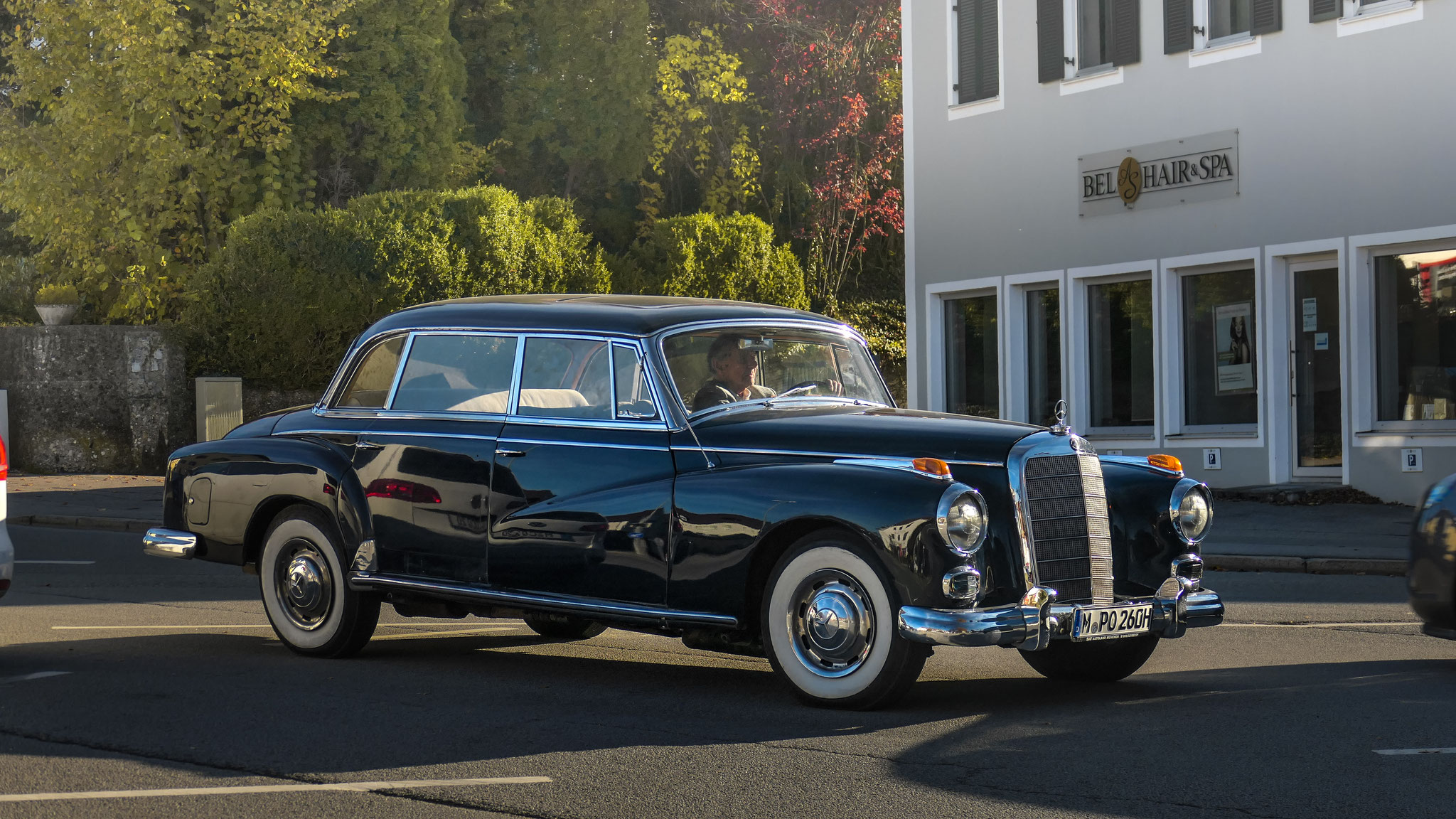 Mercedes 300 Adenauer - M-PO260H