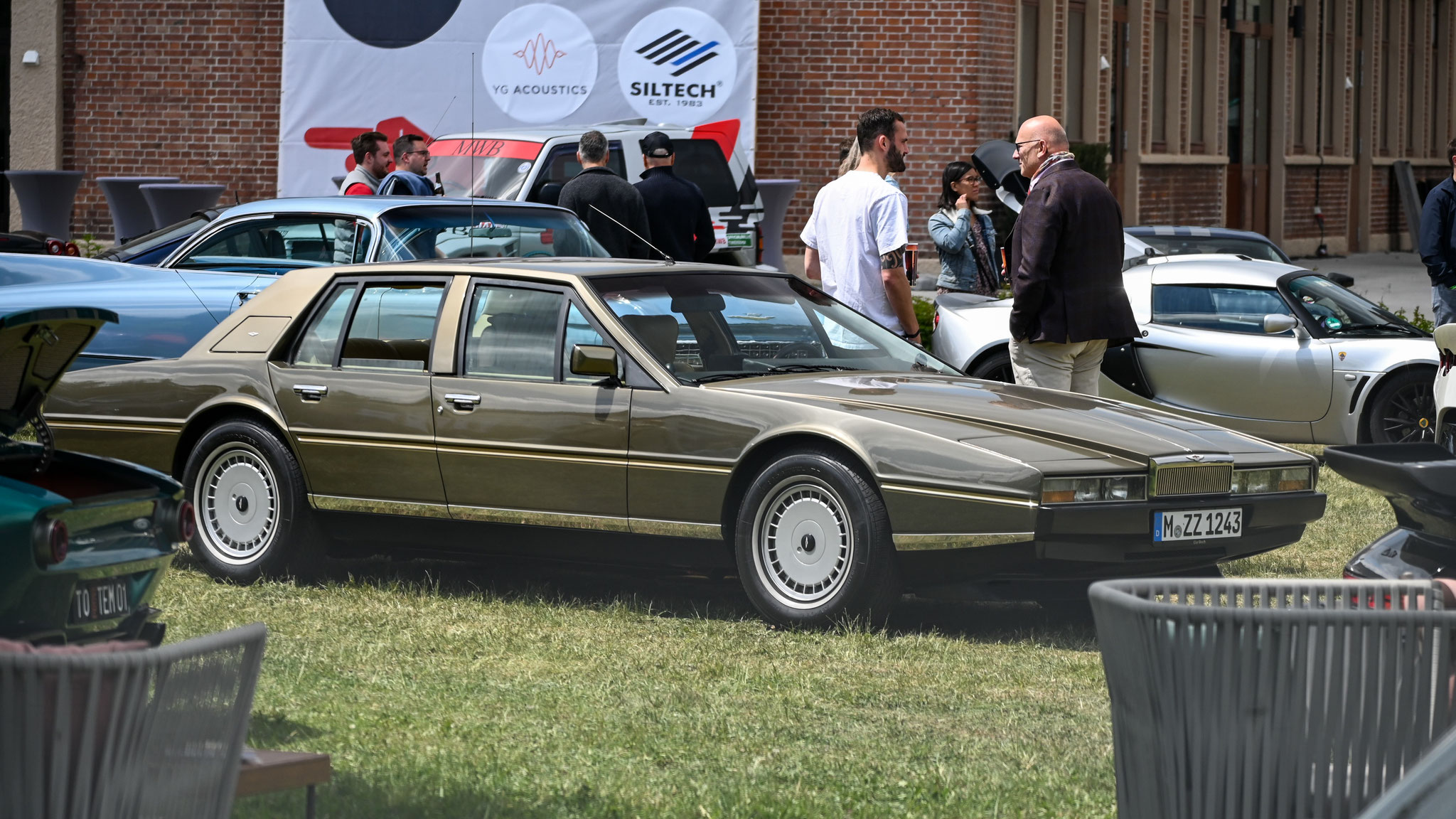 Aston Martin Lagonda - M-ZZ1243
