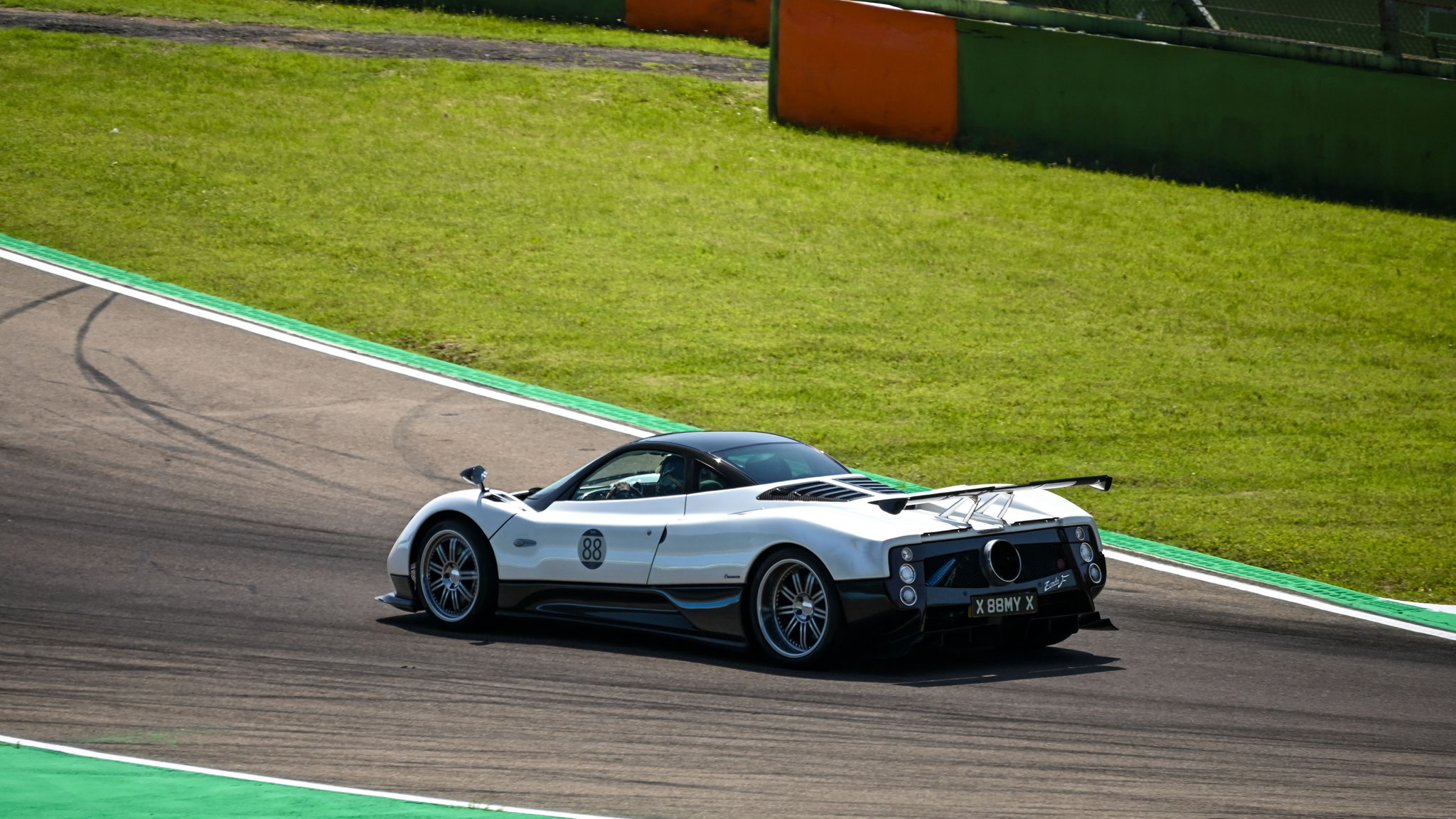 Pagani Zonda F - X88MYX (GB)