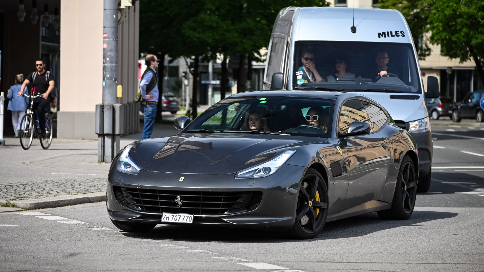 Ferrari GTC4 Lusso - ZH707770 (CH)