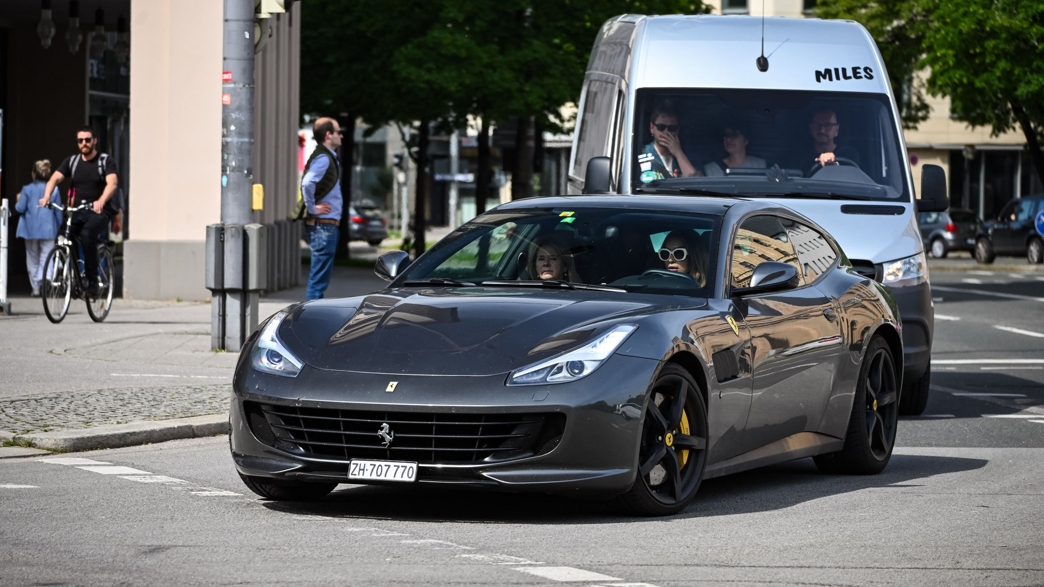 Ferrari GTC4 Lusso - ZH707770 (CH)