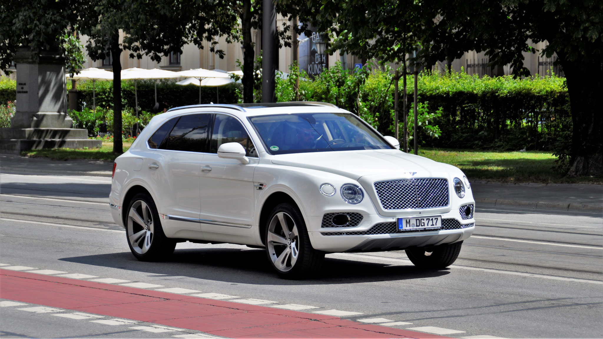 Bentley Bentayga - M-DG717