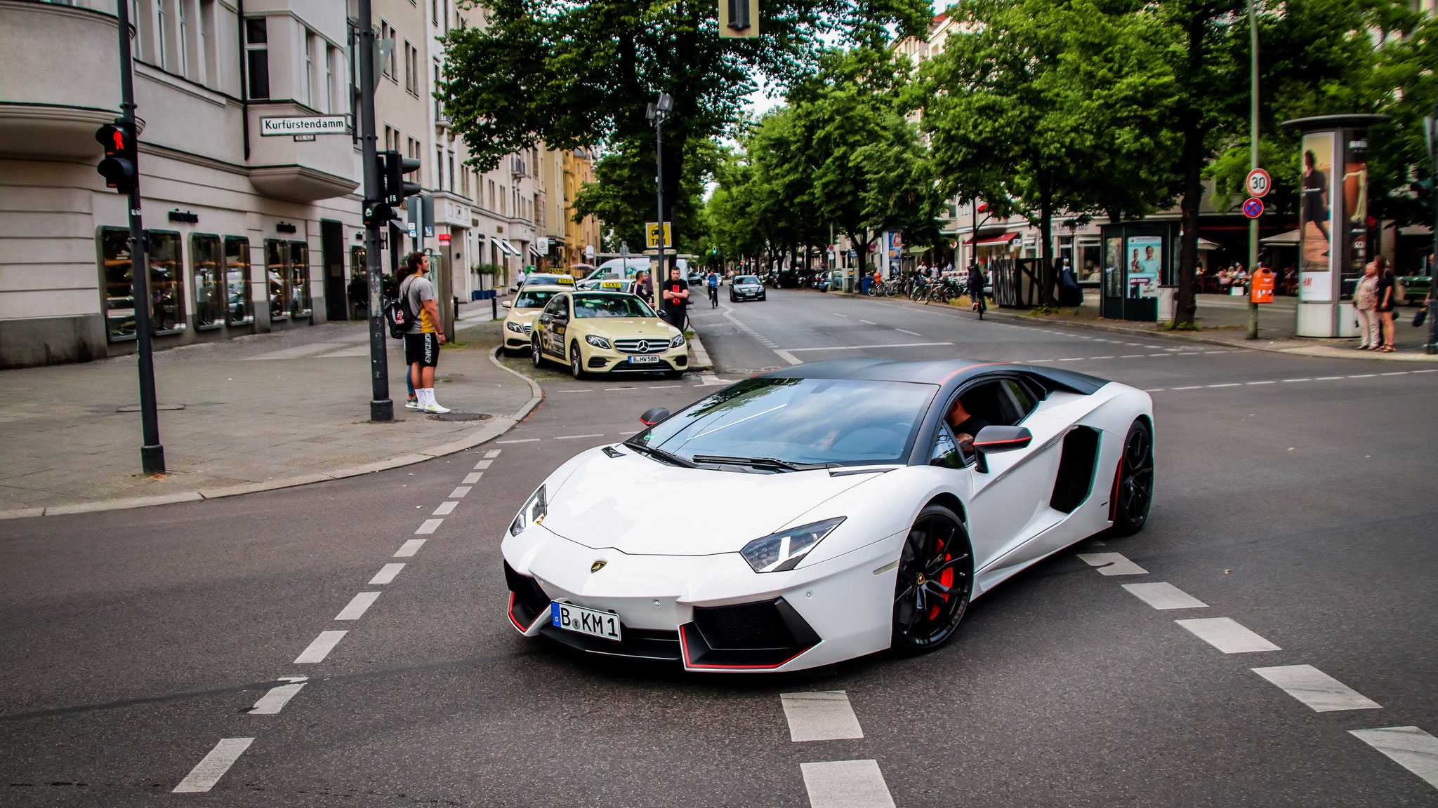 Lamborghini Aventador Roadster Pirelli Edition - B-KM1