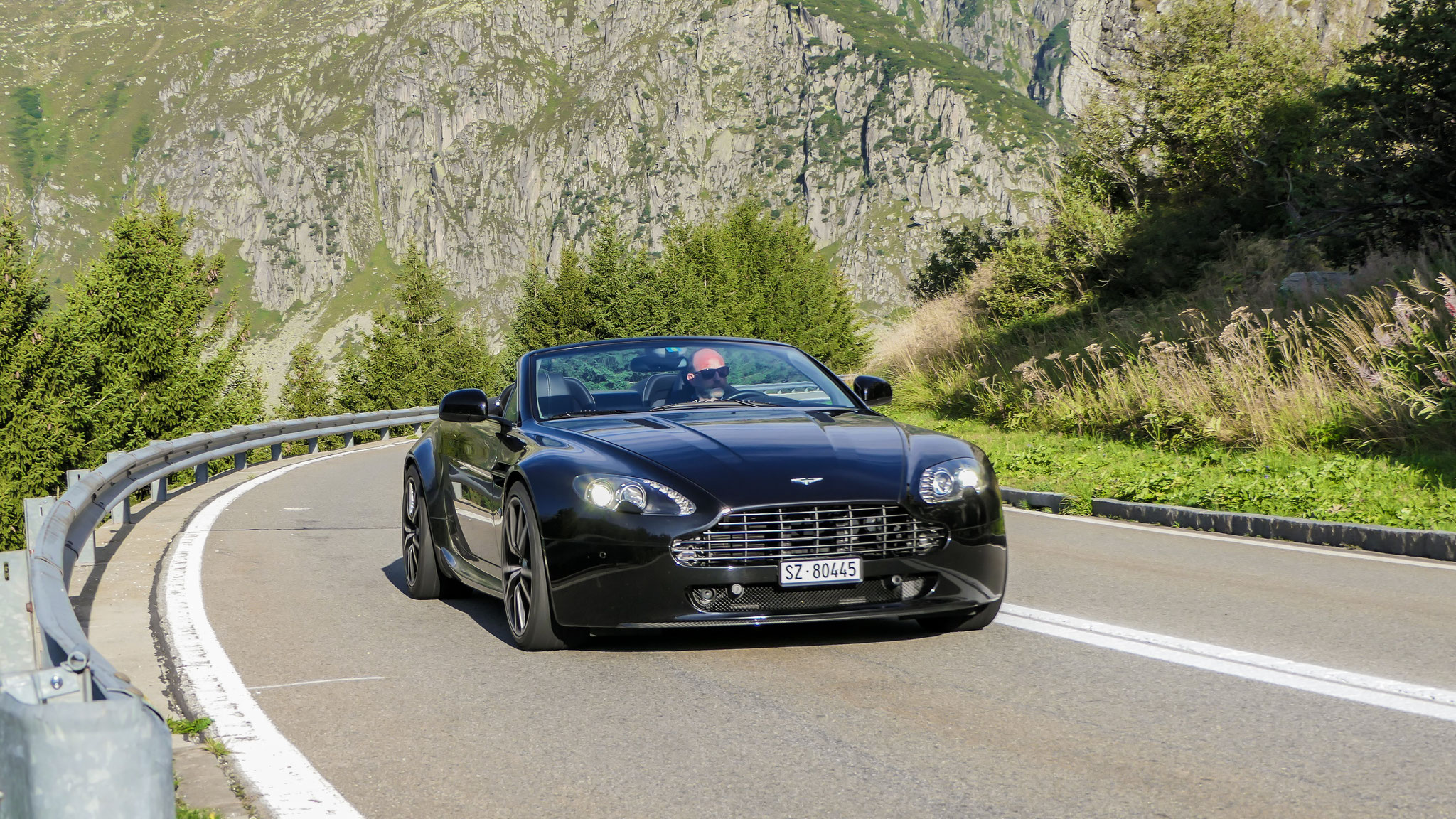 Aston Martin Vantage V8 Volante - SZ80445 (CH)