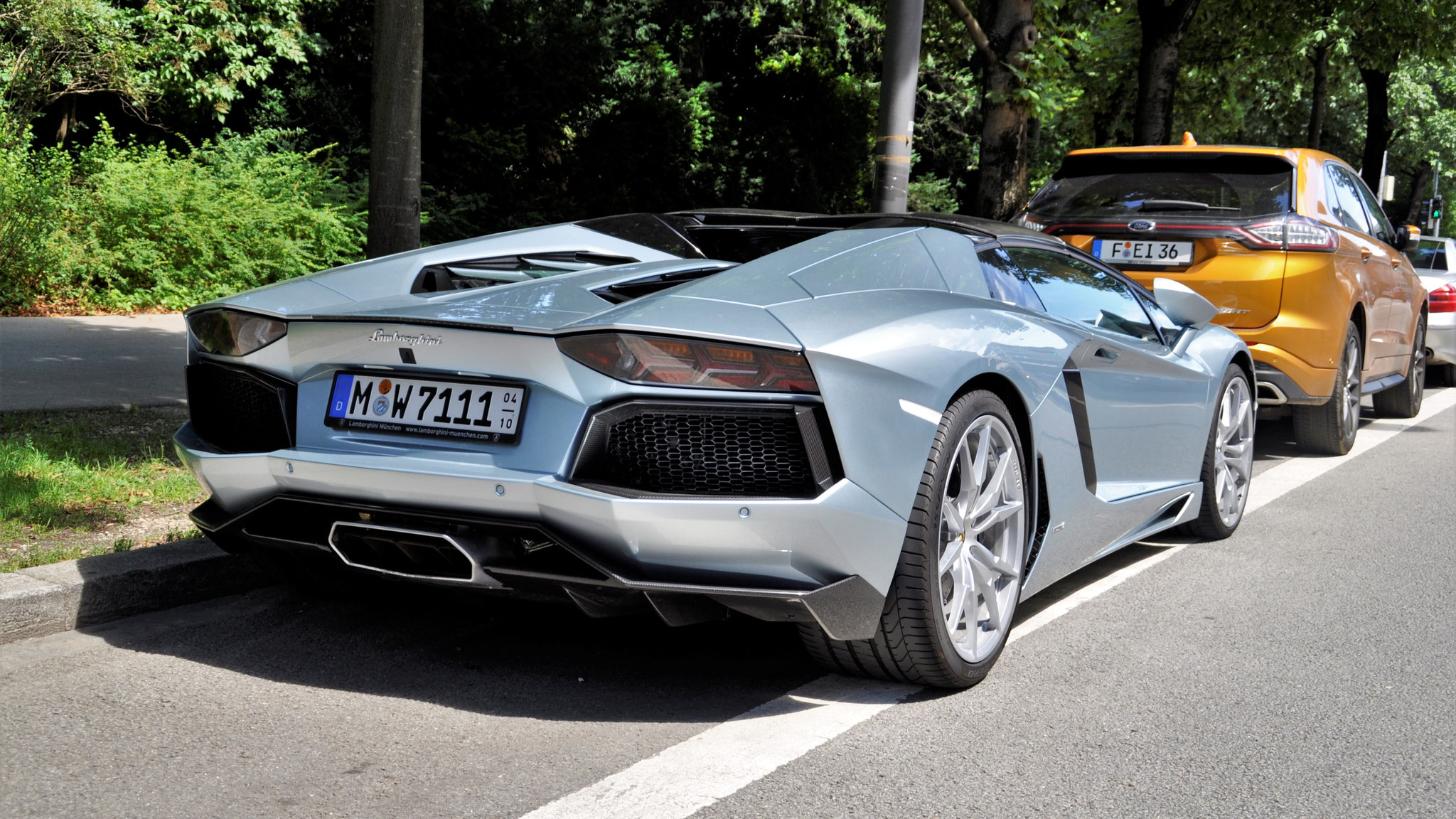 Lamborghini Aventador LP700-4 Roadster - M-W7111
