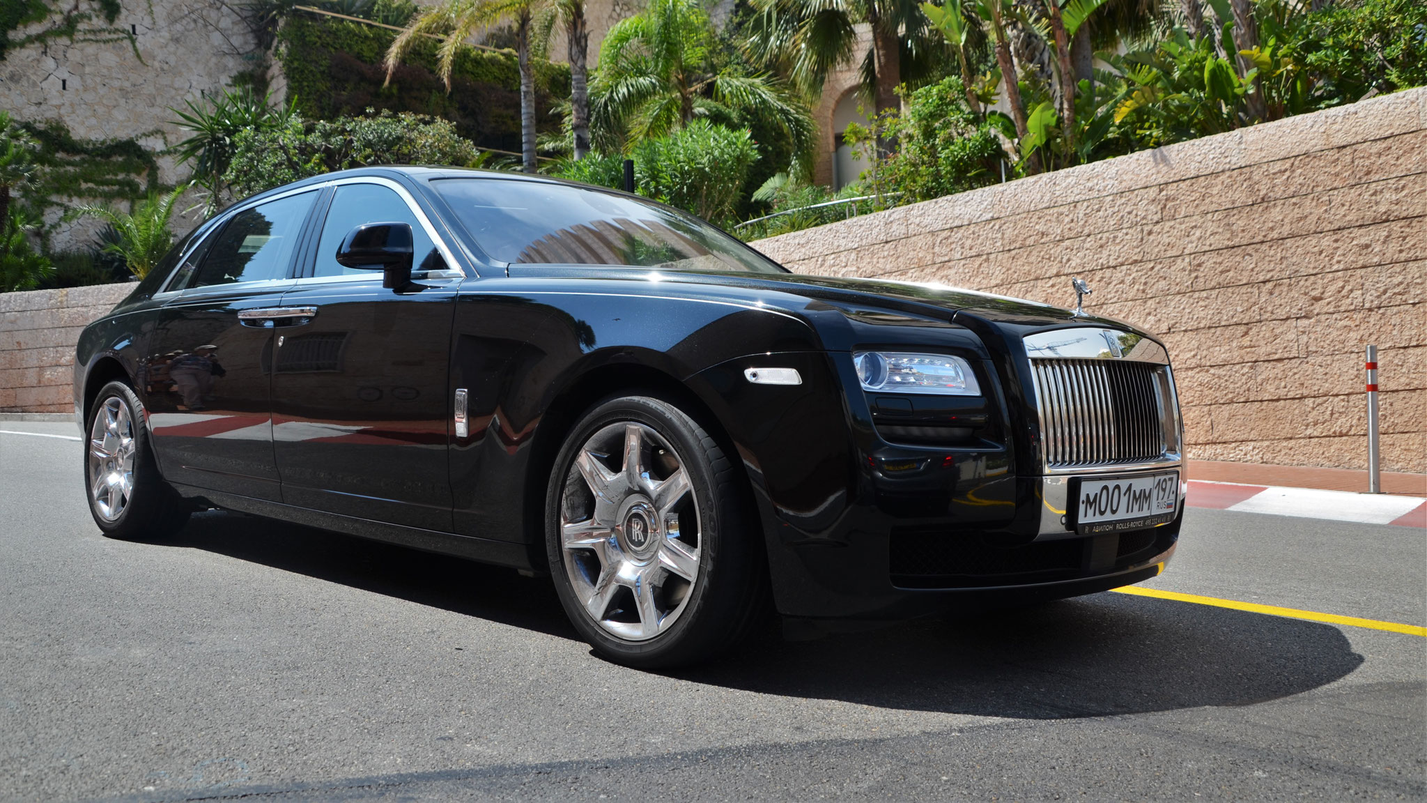 Rolls Royce Ghost - M001M-197 (RUS)