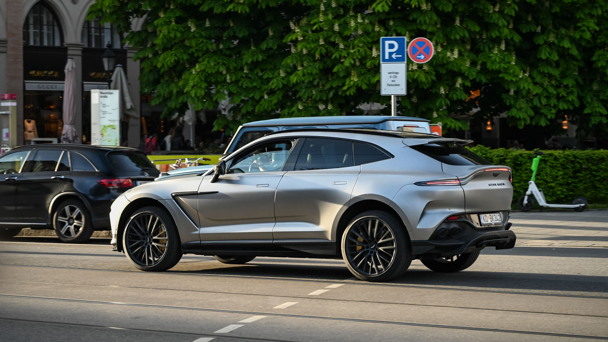 Aston Martin DBX 707 - KOBK342 (MNE)