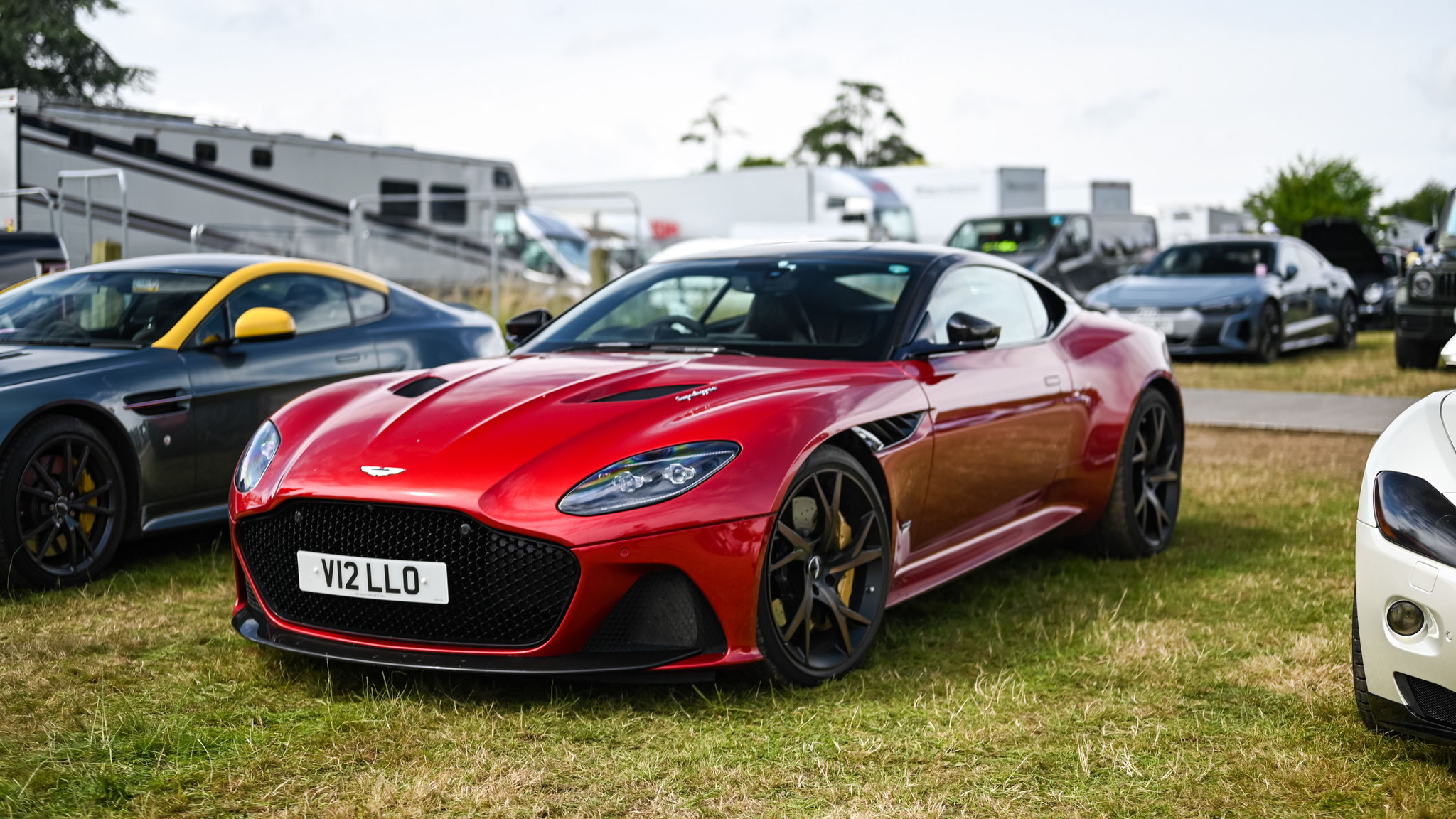 Aston Martin DBS Superleggera - V12LLO (GB)