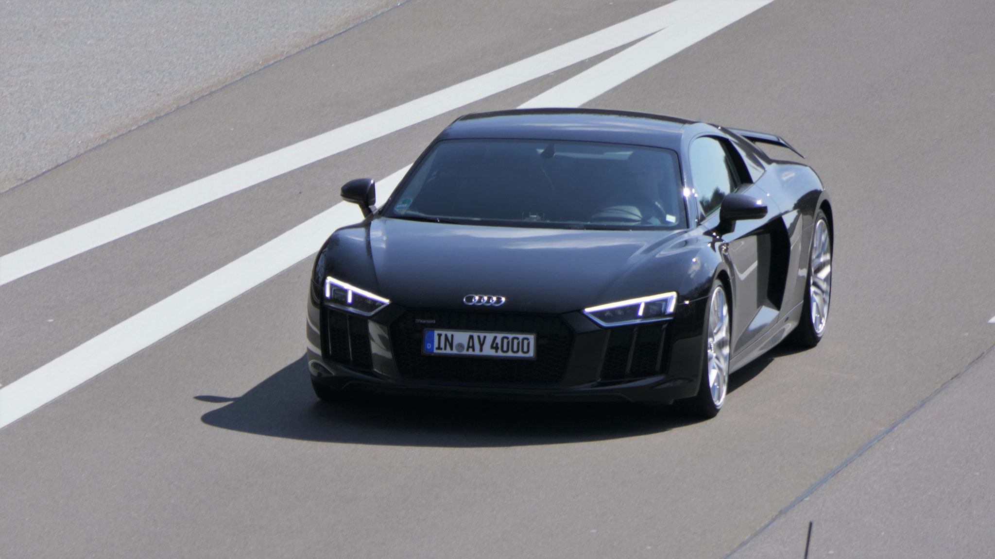 Audi R8 V10 - IN-AY4000