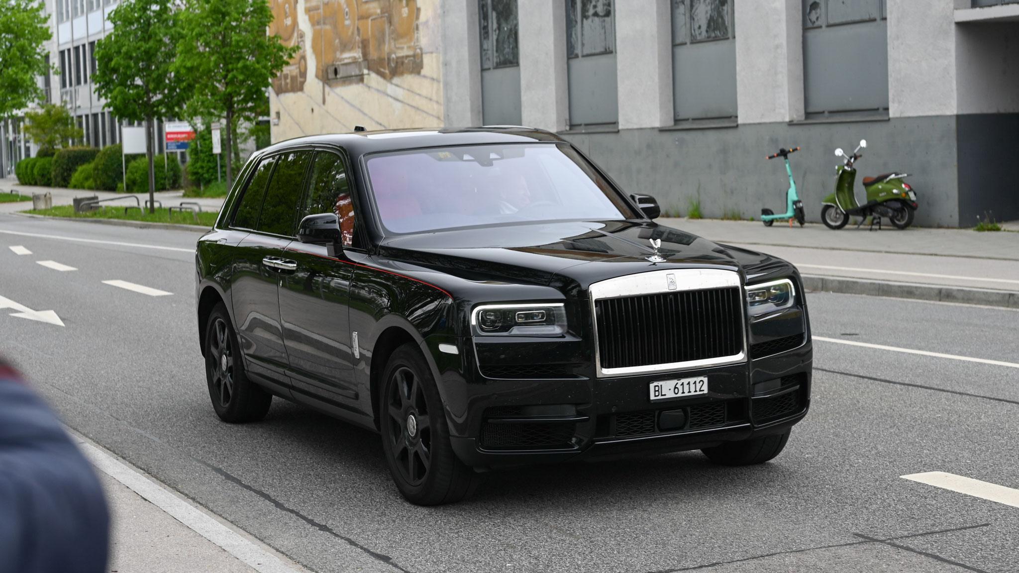 Rolls Royce Cullinan - BL61112 (CH)