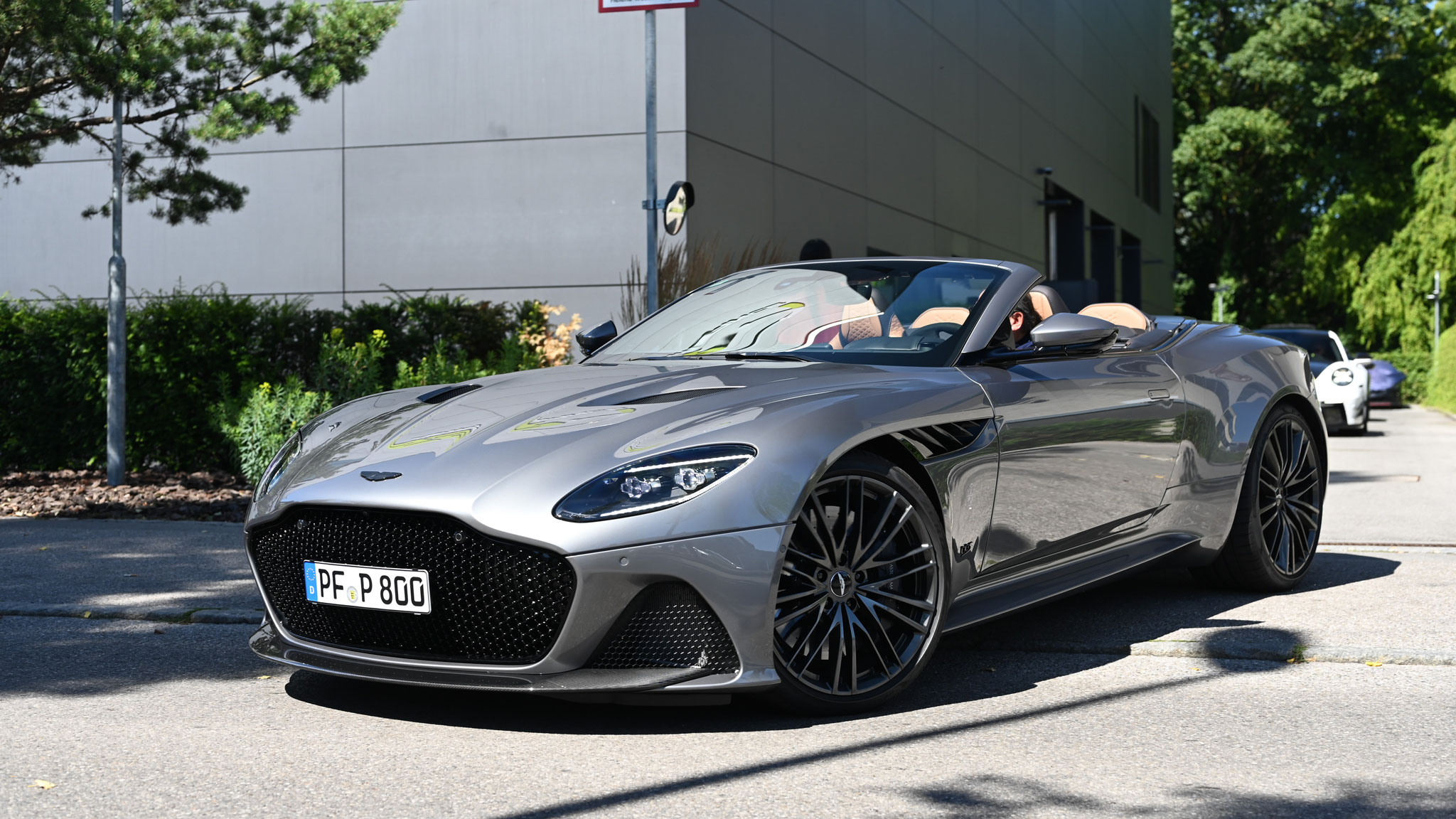 Aston Martin DBS Superleggera Volante - PF-P800