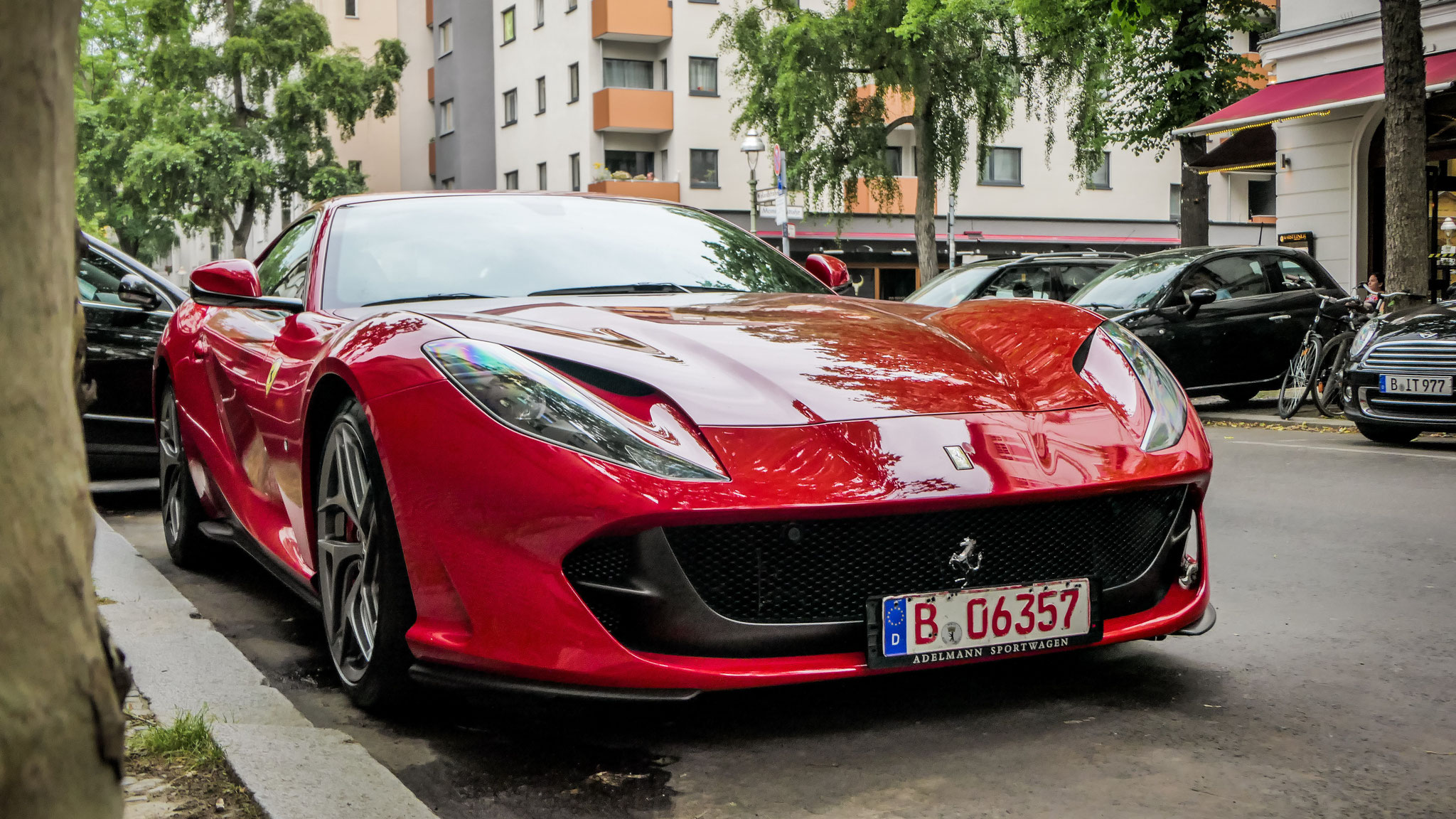 Ferrari 812 Superfast - B-06357