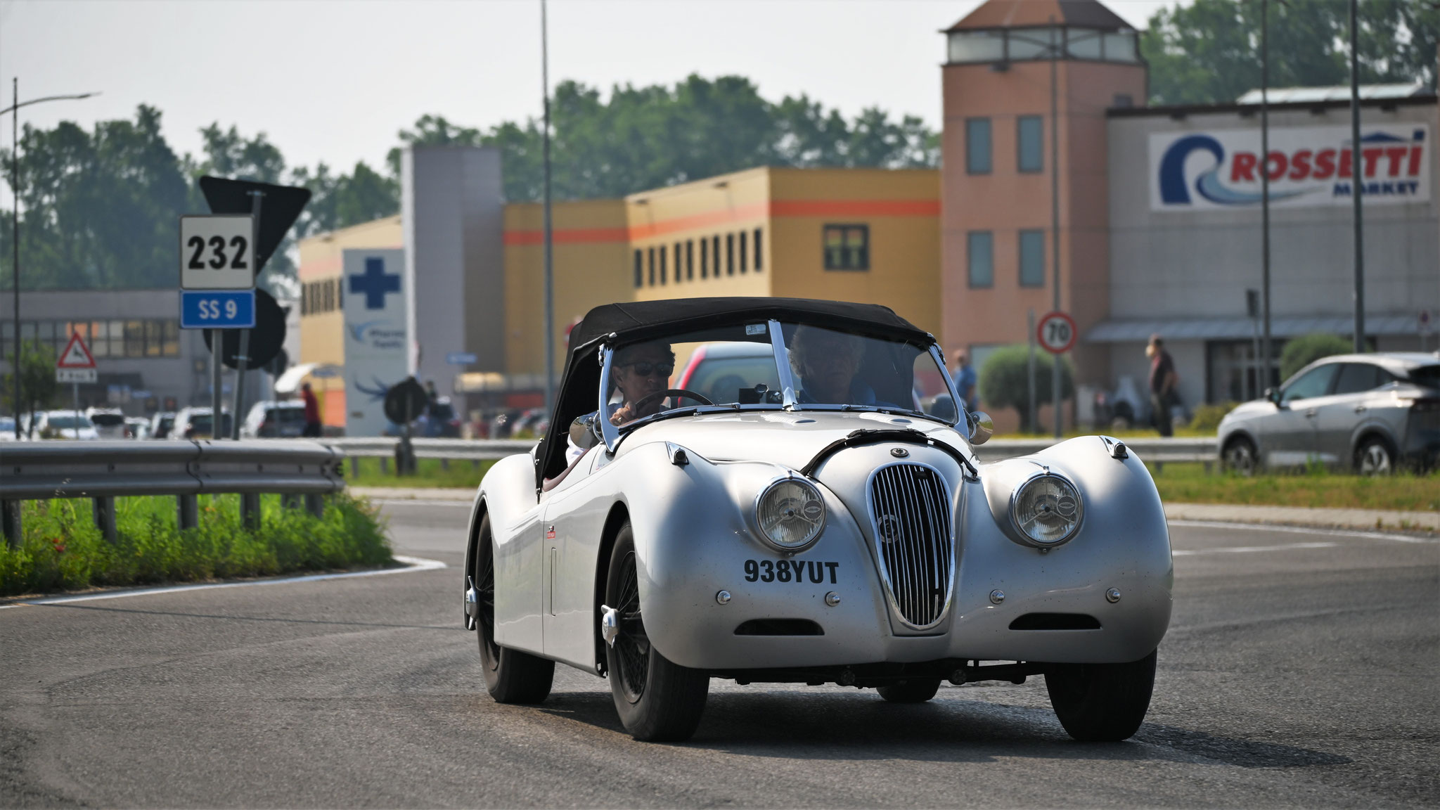 Jaguar XK 120 OTS Roadster - 938YUT (GB)