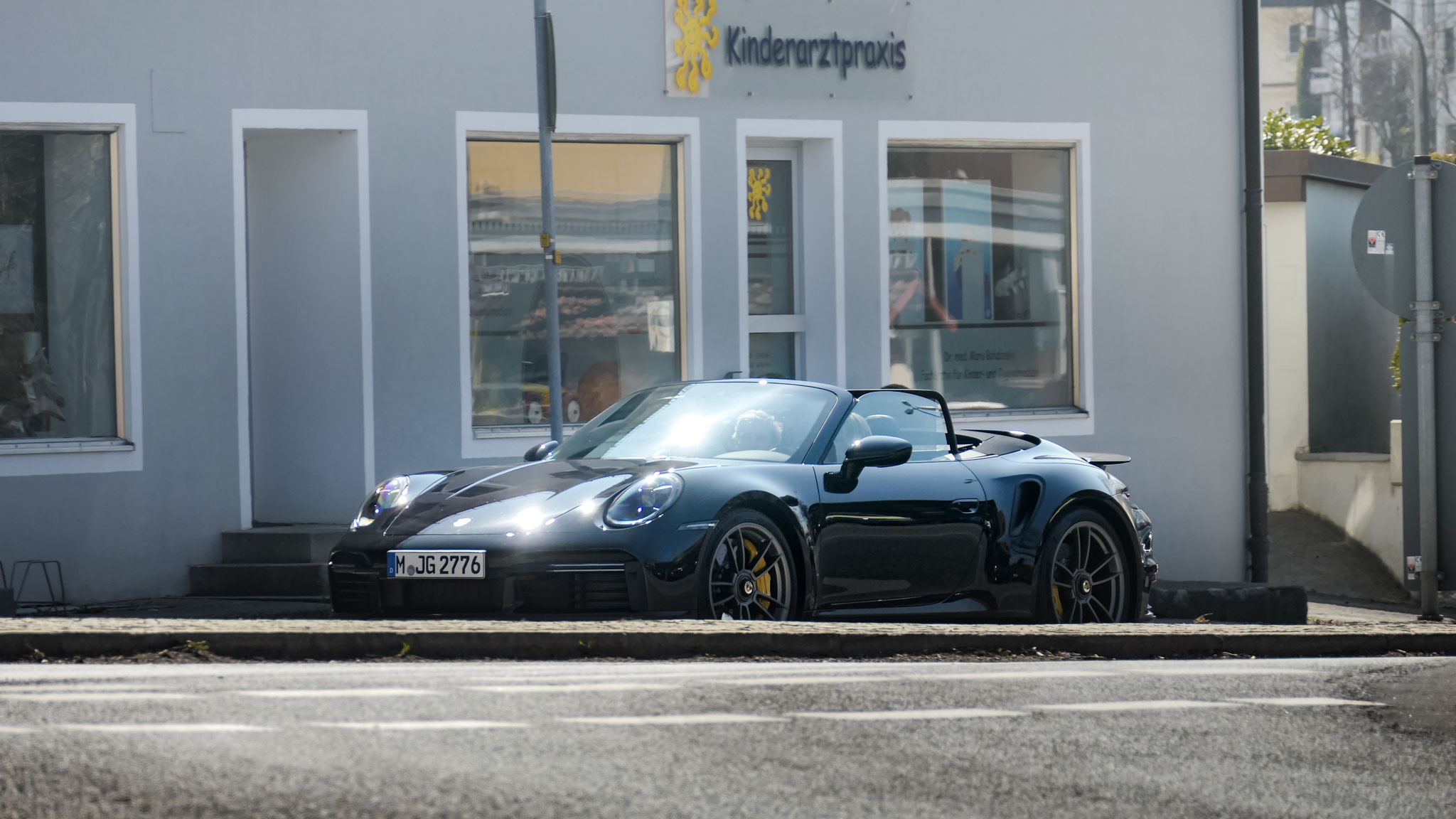 Porsche 911 Turbo S Cabrio - M-JG2776