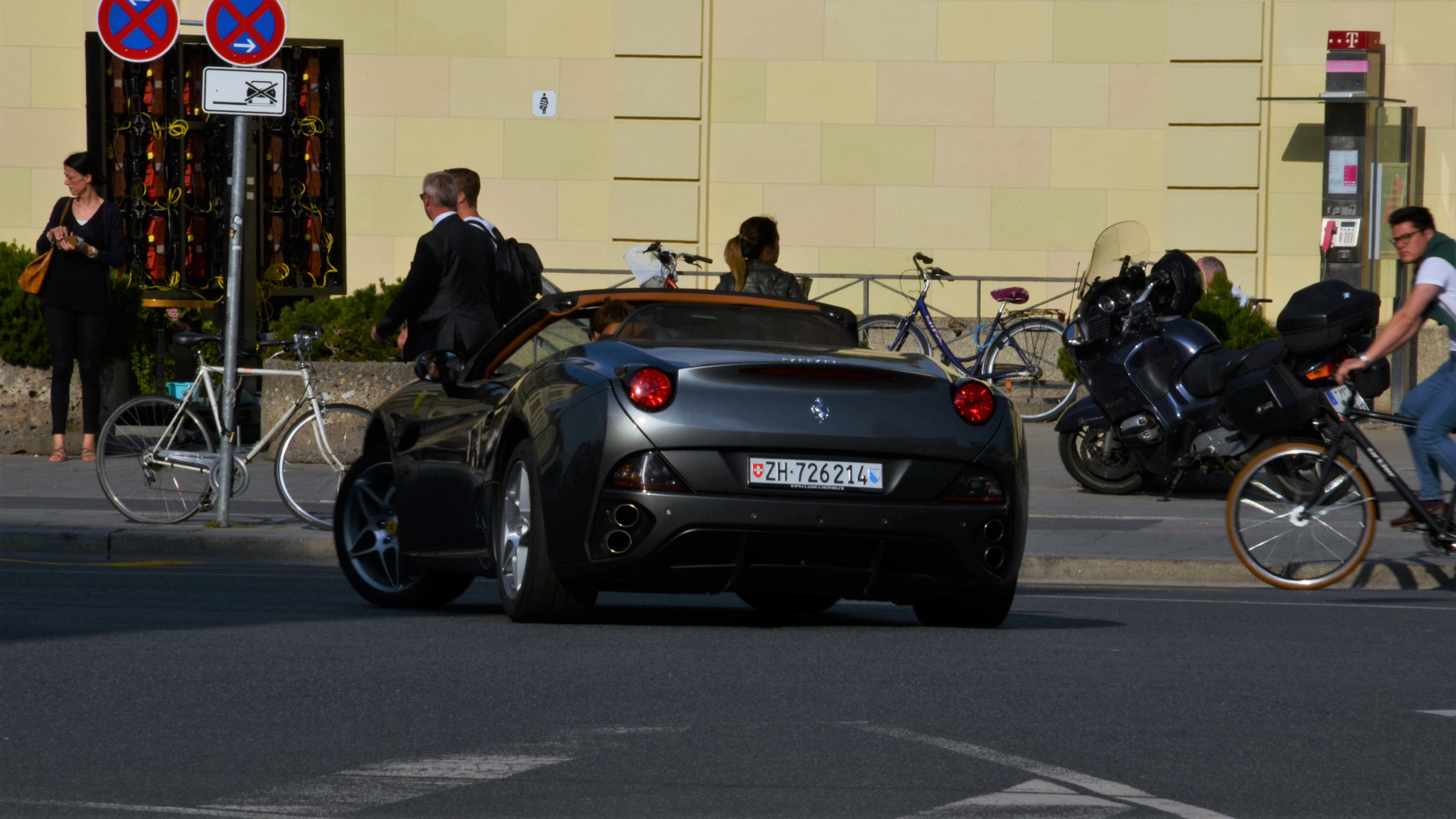 Ferrari California - ZH726214 (CH)