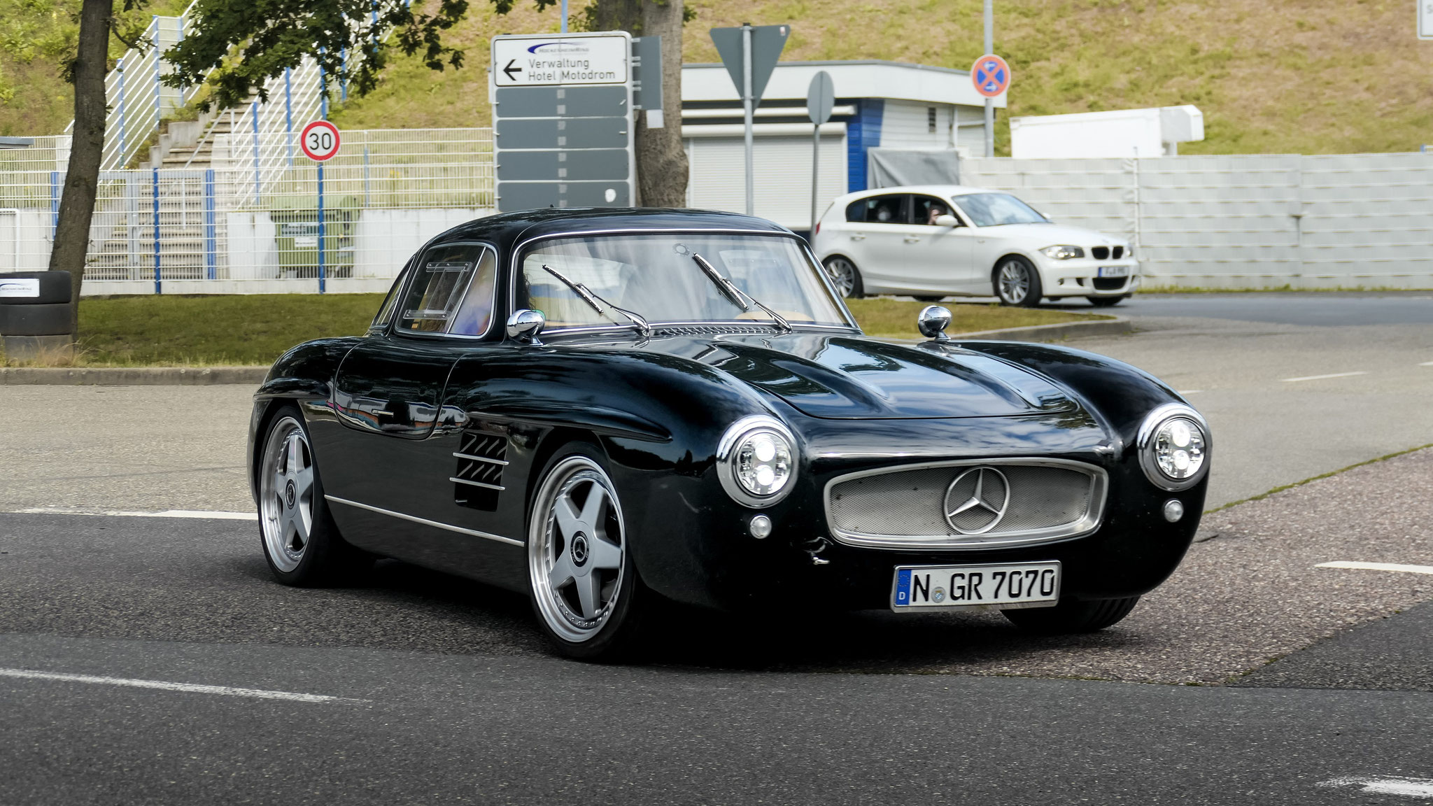 Mercedes 300SL Restomod - N-GR7070