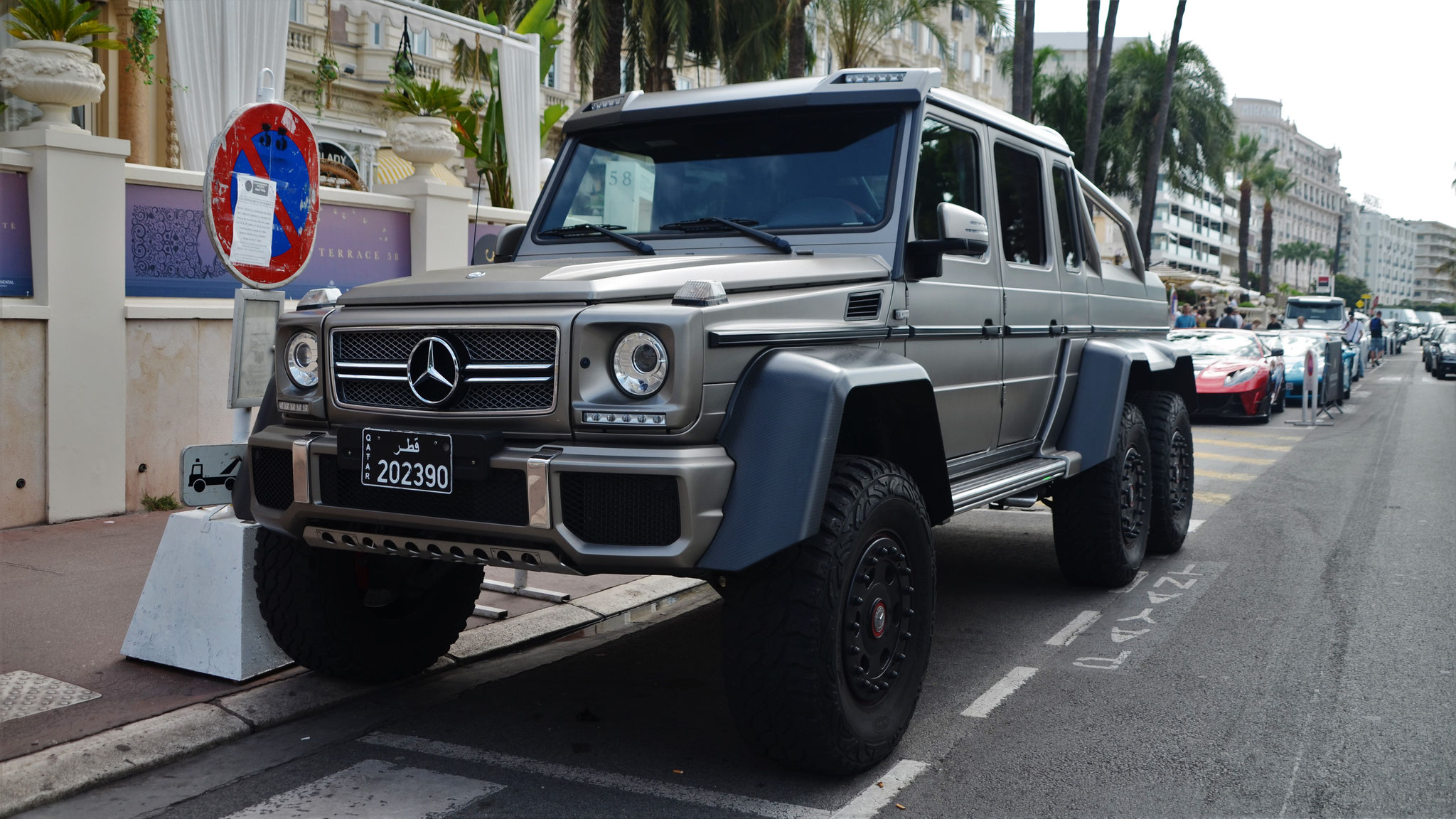 Mercedes G63 6x6 - 202390 (QAT)