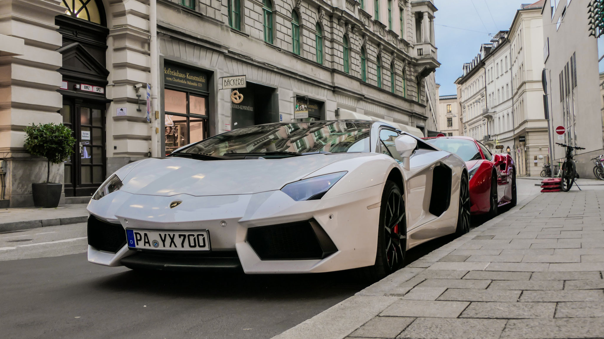 Lamborghini Aventador LP700-4 - PA-YX700