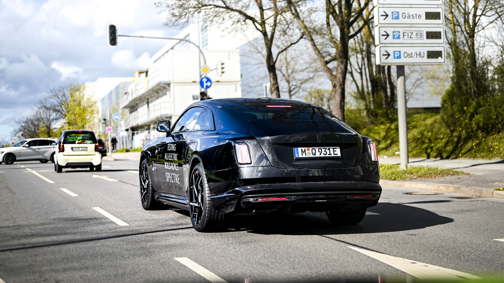 Rolls Royce Spectre - M-Q931E