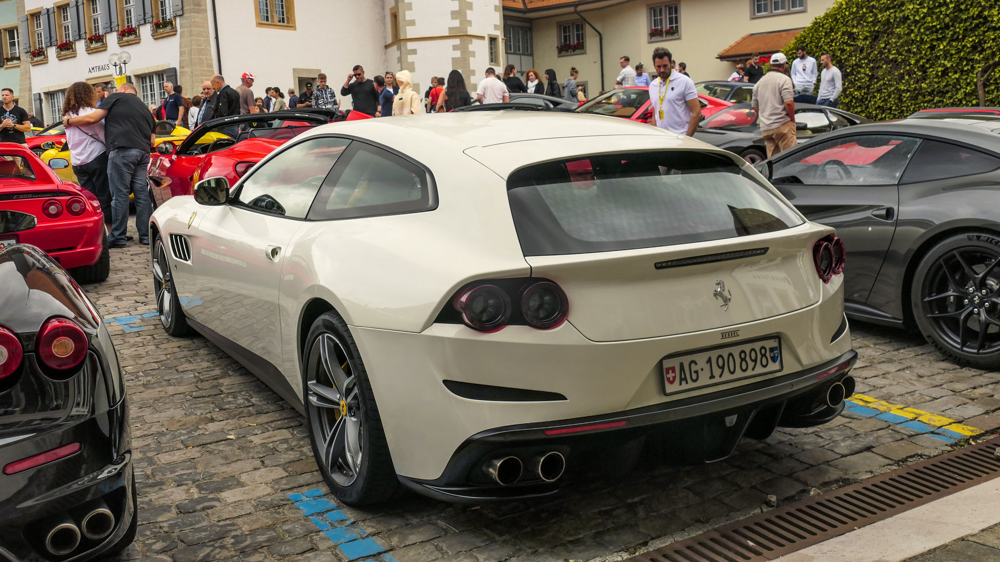 Ferrari GTC4 Lusso - AG190898 (CH)