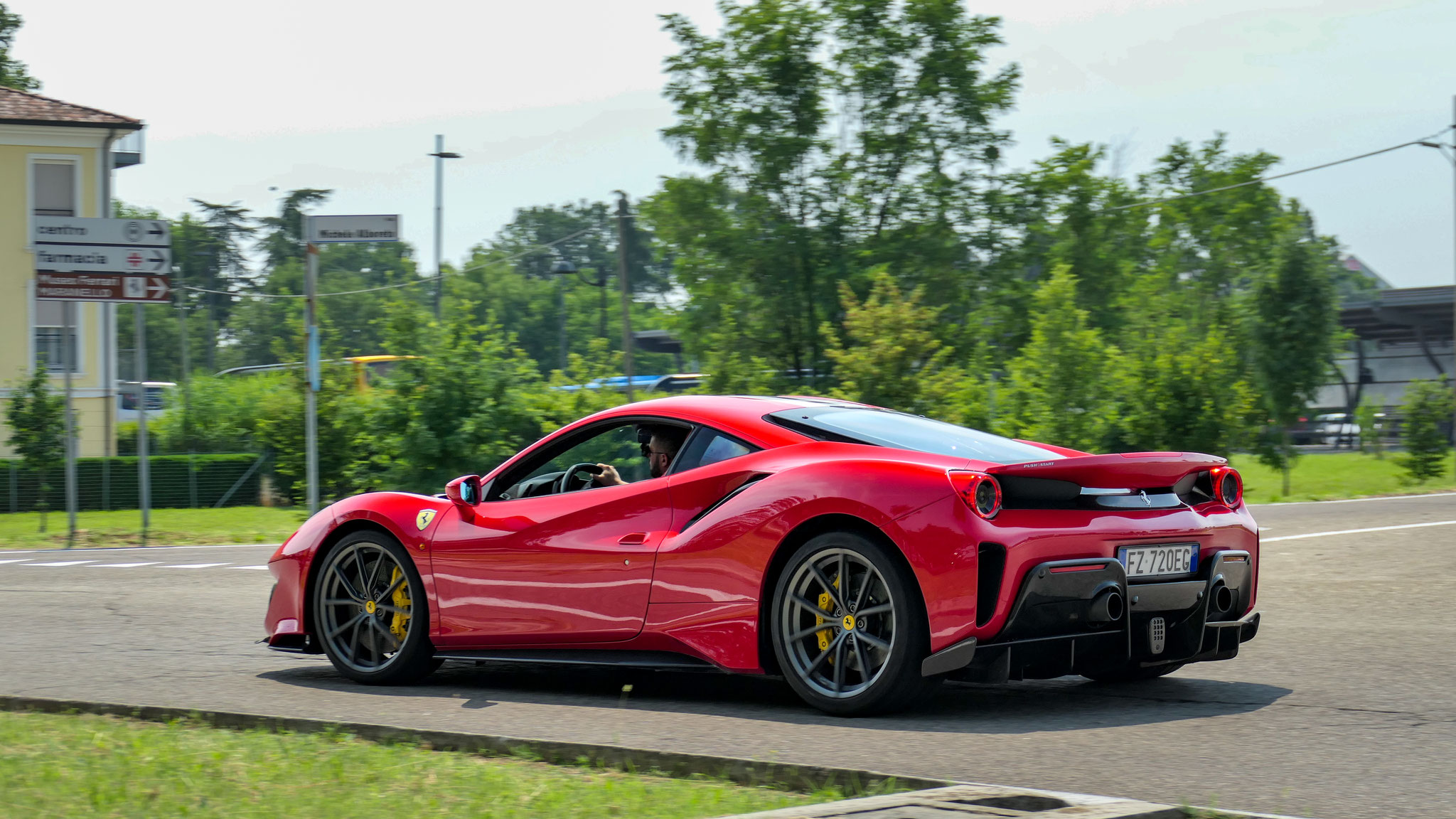 Ferrari 488 Pista - FZ720EG (ITA)