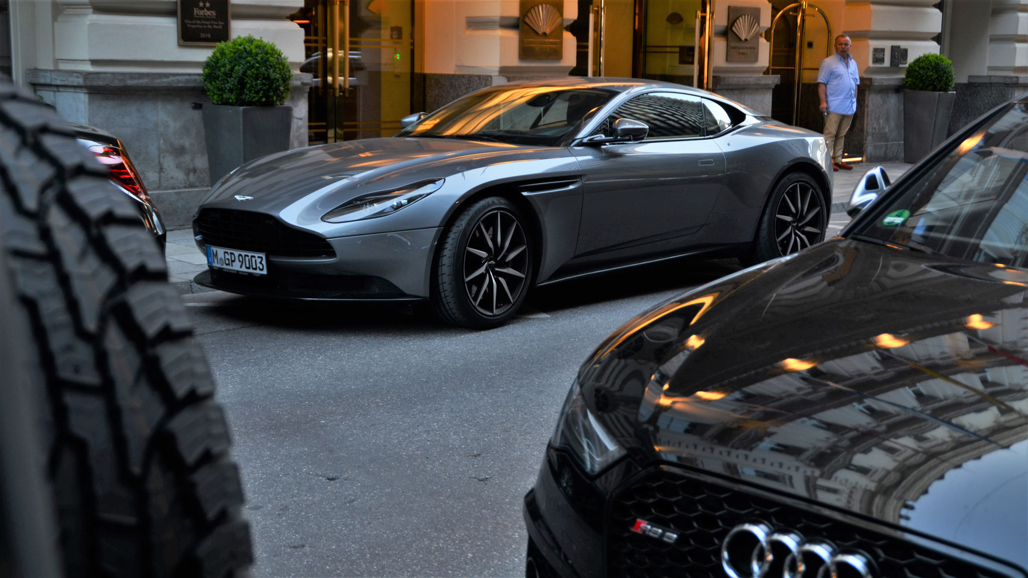 Aston Martin DB11 - M-GP9003
