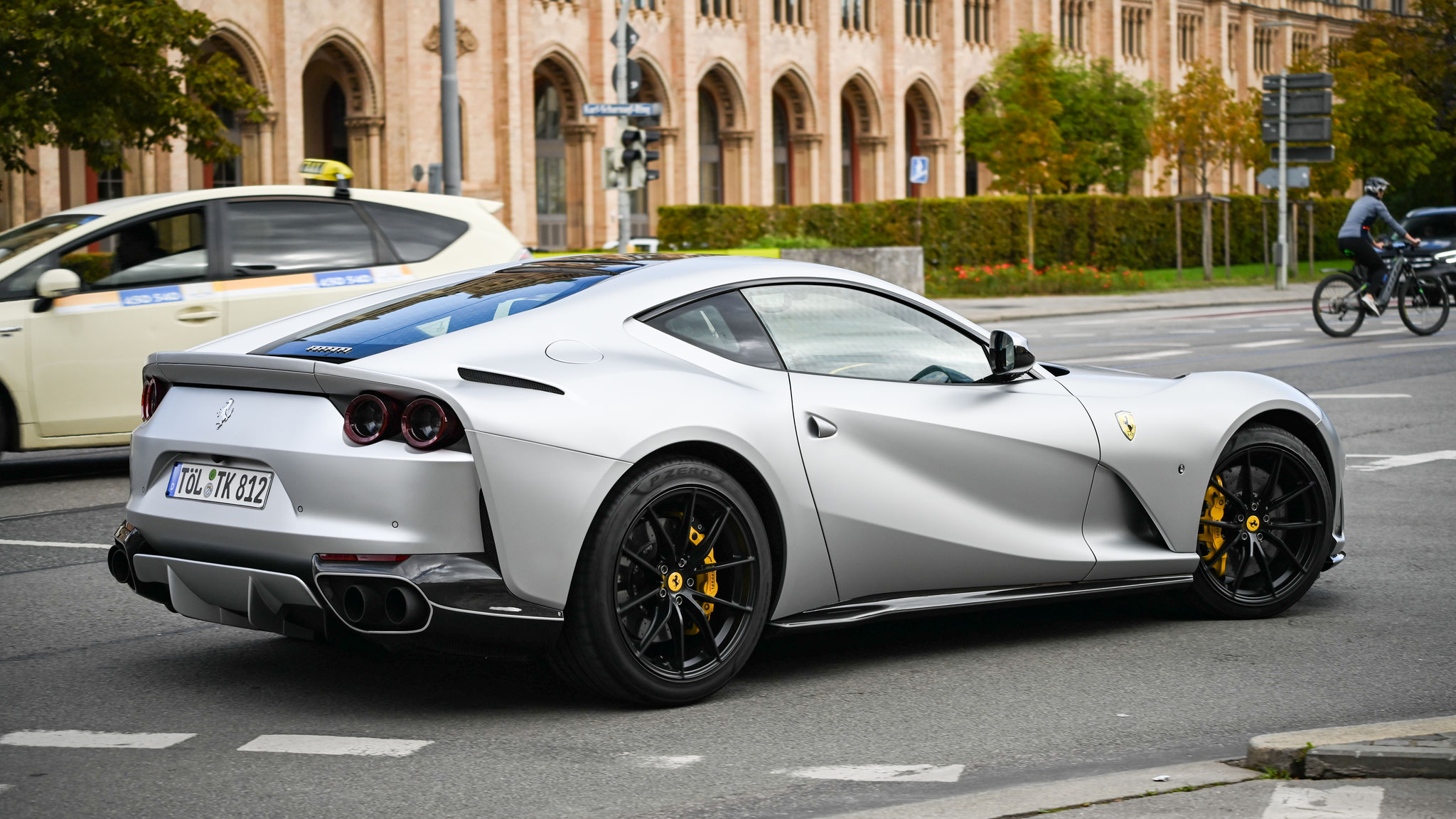 Ferrari 812 Superfast - TÖL-TK812