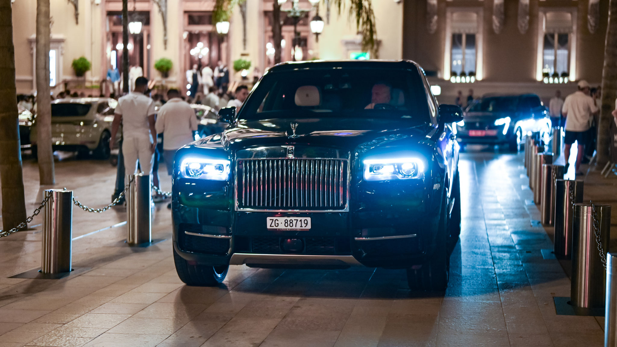 Rolls Royce Cullinan - ZG88719 (CH)
