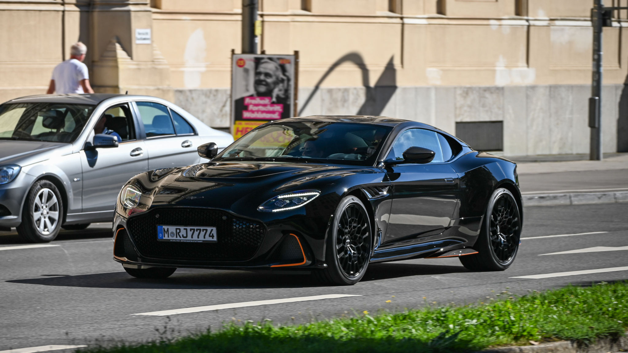 Aston Martin DBS 770 Ultimate - M-RJ7774