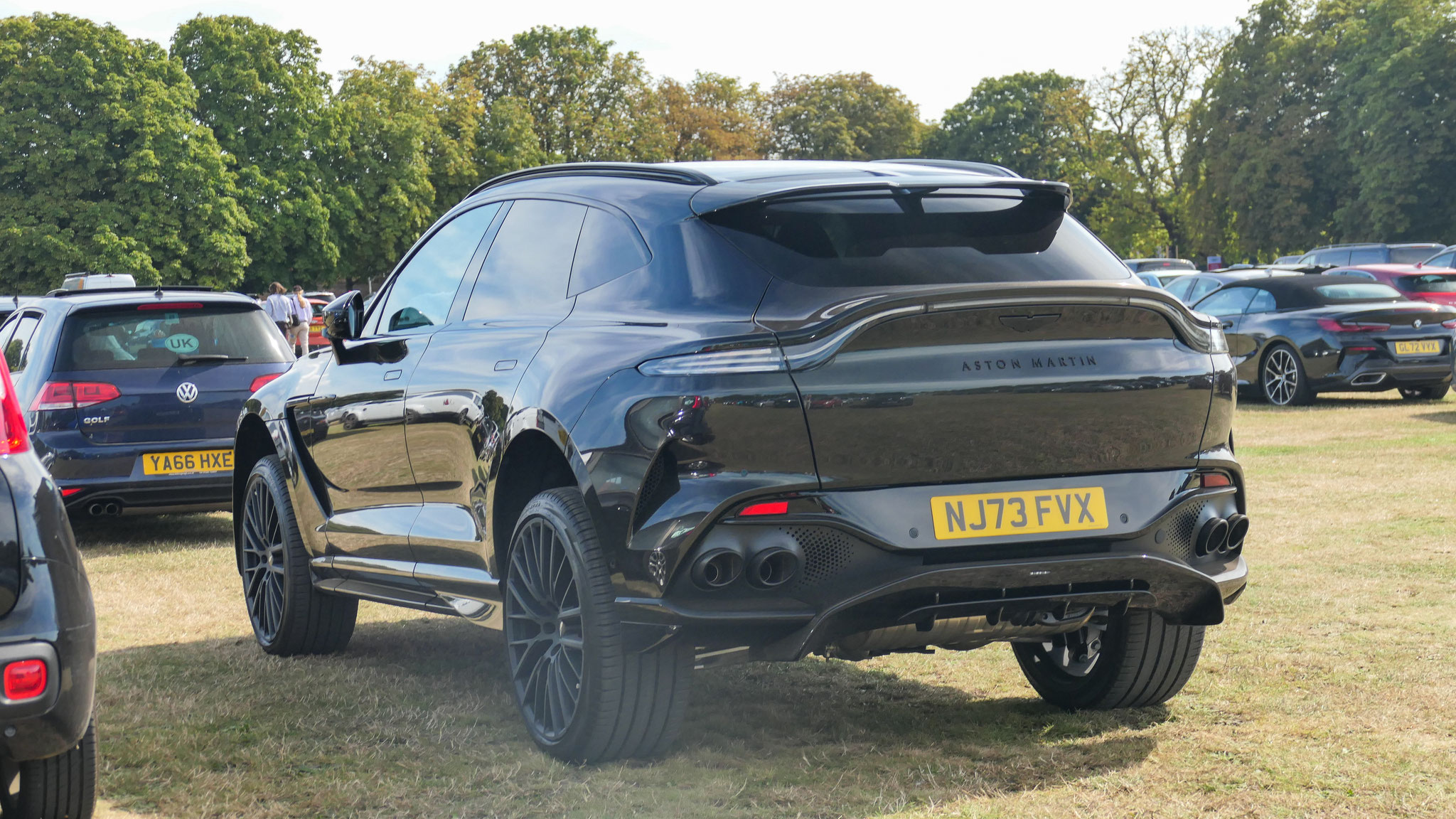 Aston Martin DBX 707 - NJ73FVX (GB)