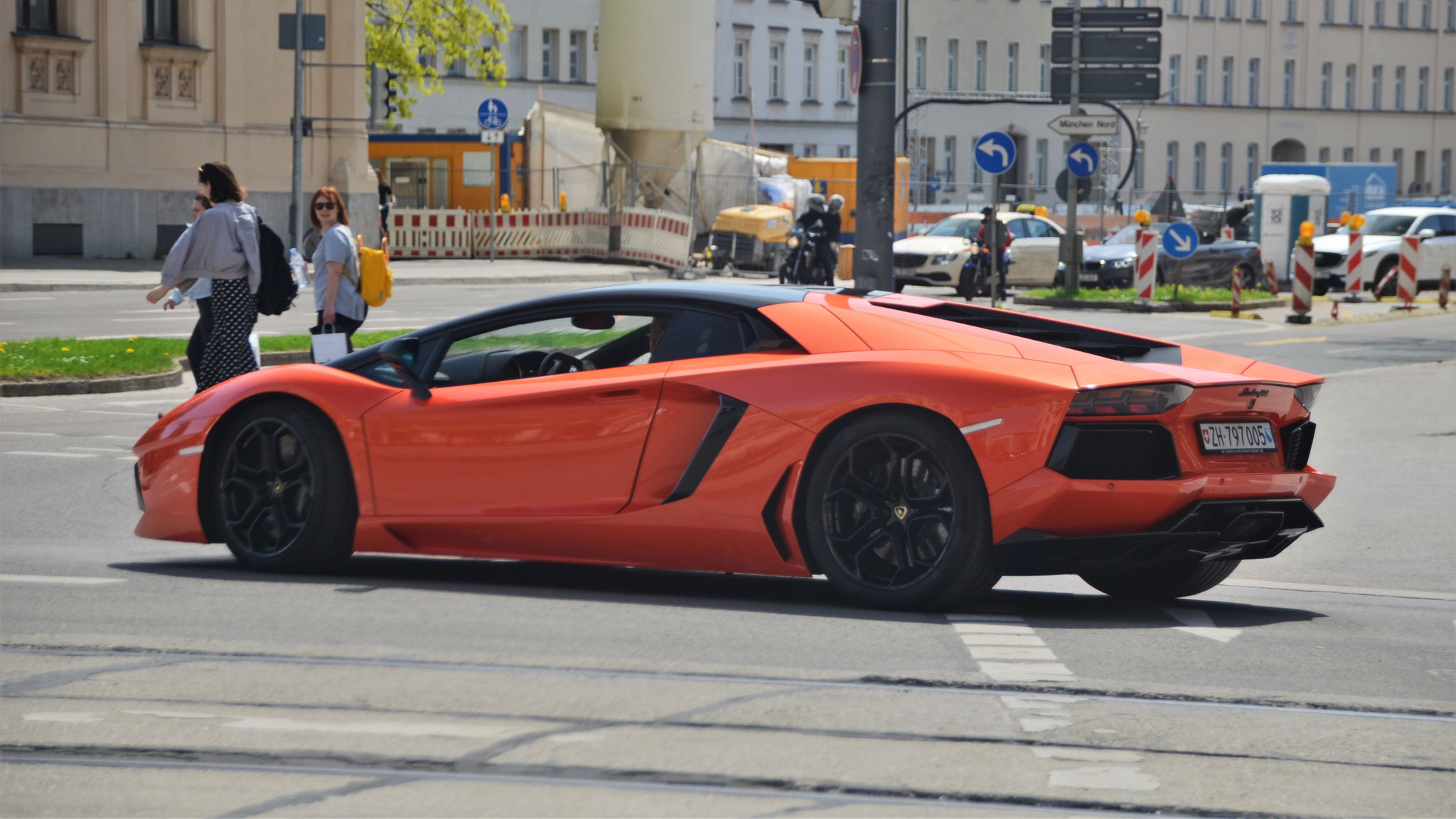 Lamborghini Aventador LP700-4 - ZH797005 (CH)