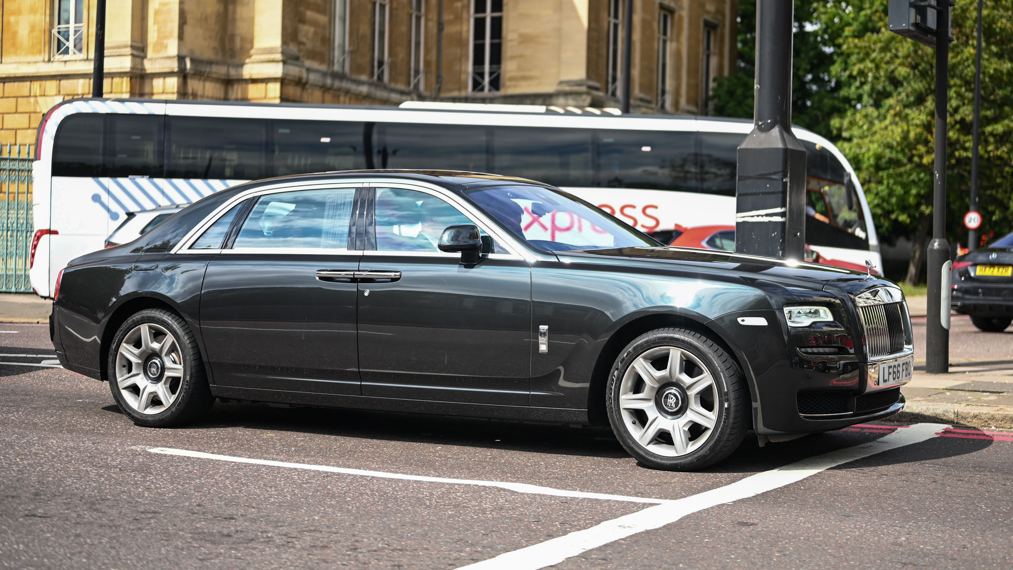 Rolls Royce Ghost - LF66FBO (GB)