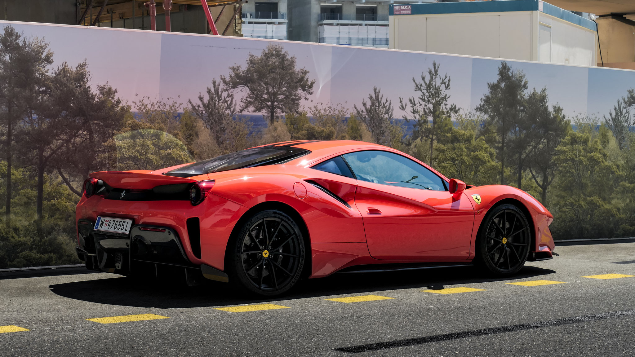 Ferrari 488 Pista - W-47655L (AUTO)