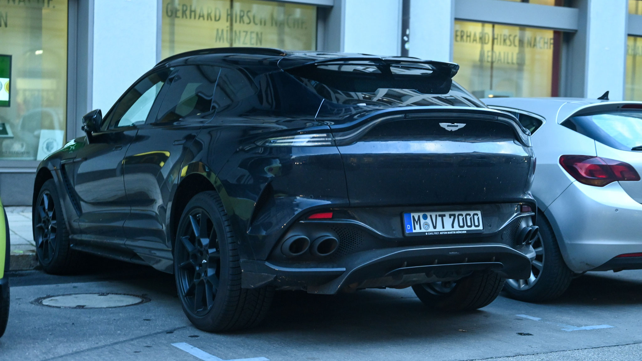 Aston Martin DBX 707 - M-VT7000