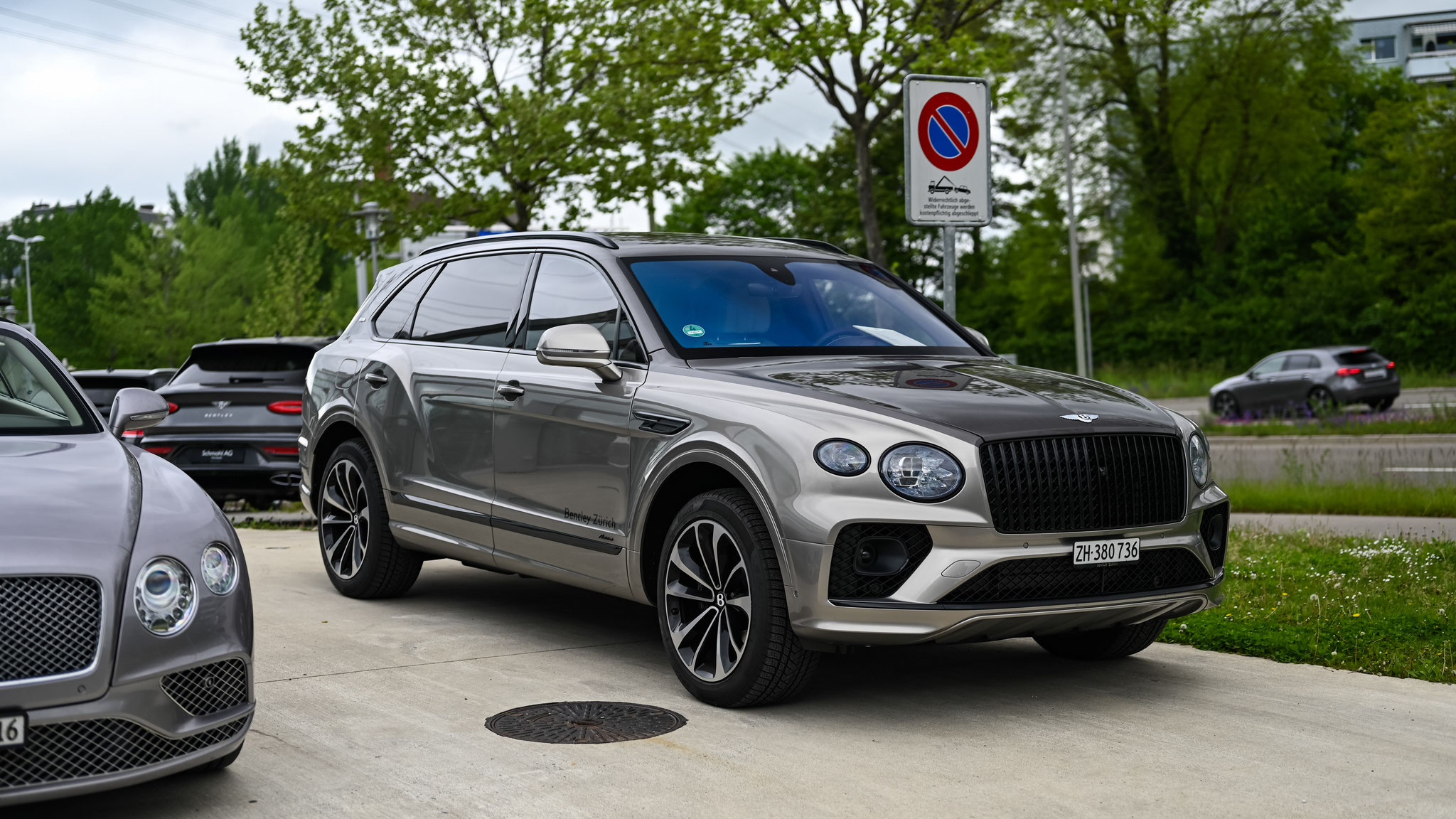 Bentley Bentayga EWB - ZH380736 (CH)