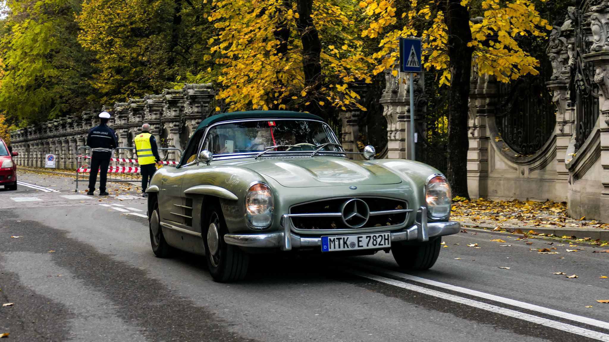 Mercedes 300SL Roadster - MTK-E782H