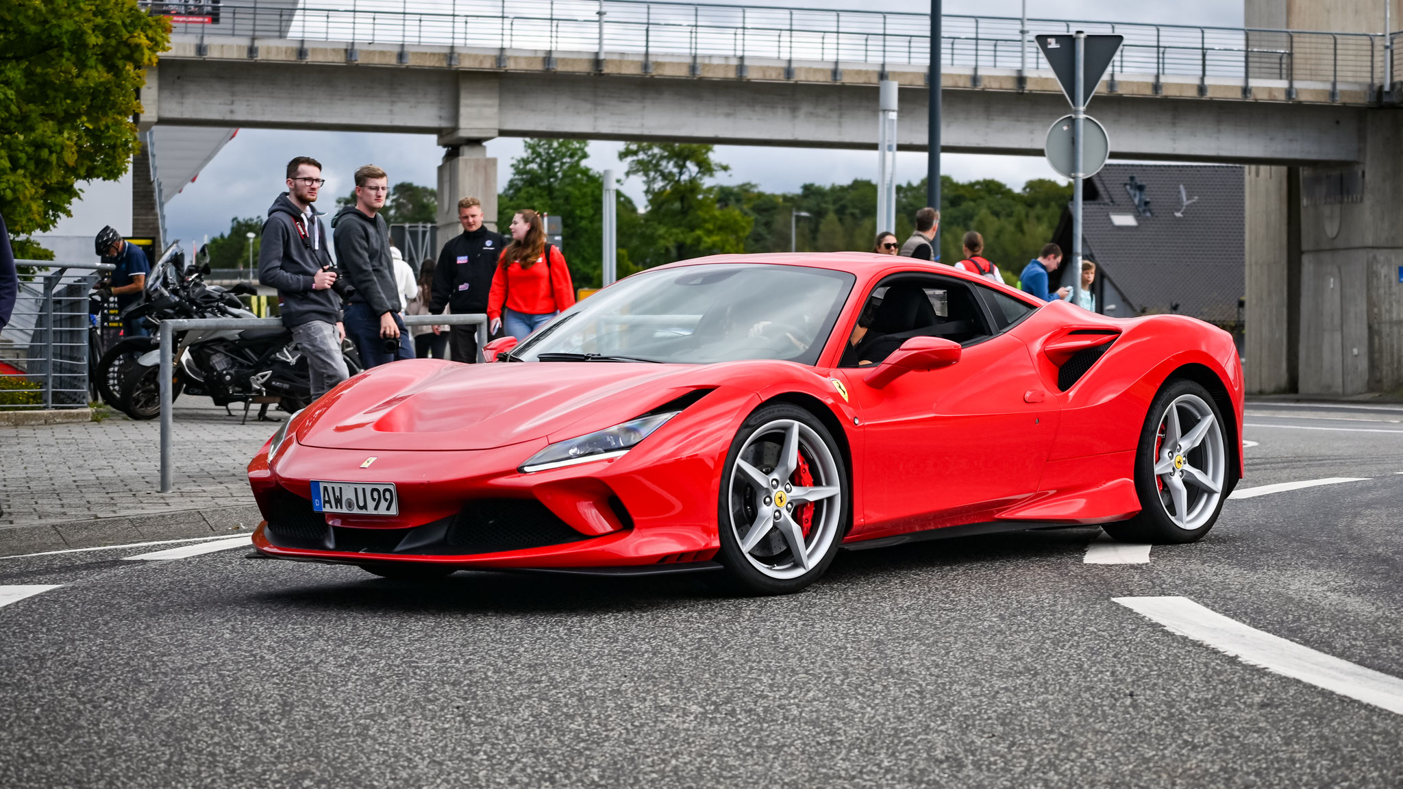 Ferrari F8 Tributo - AW-U99