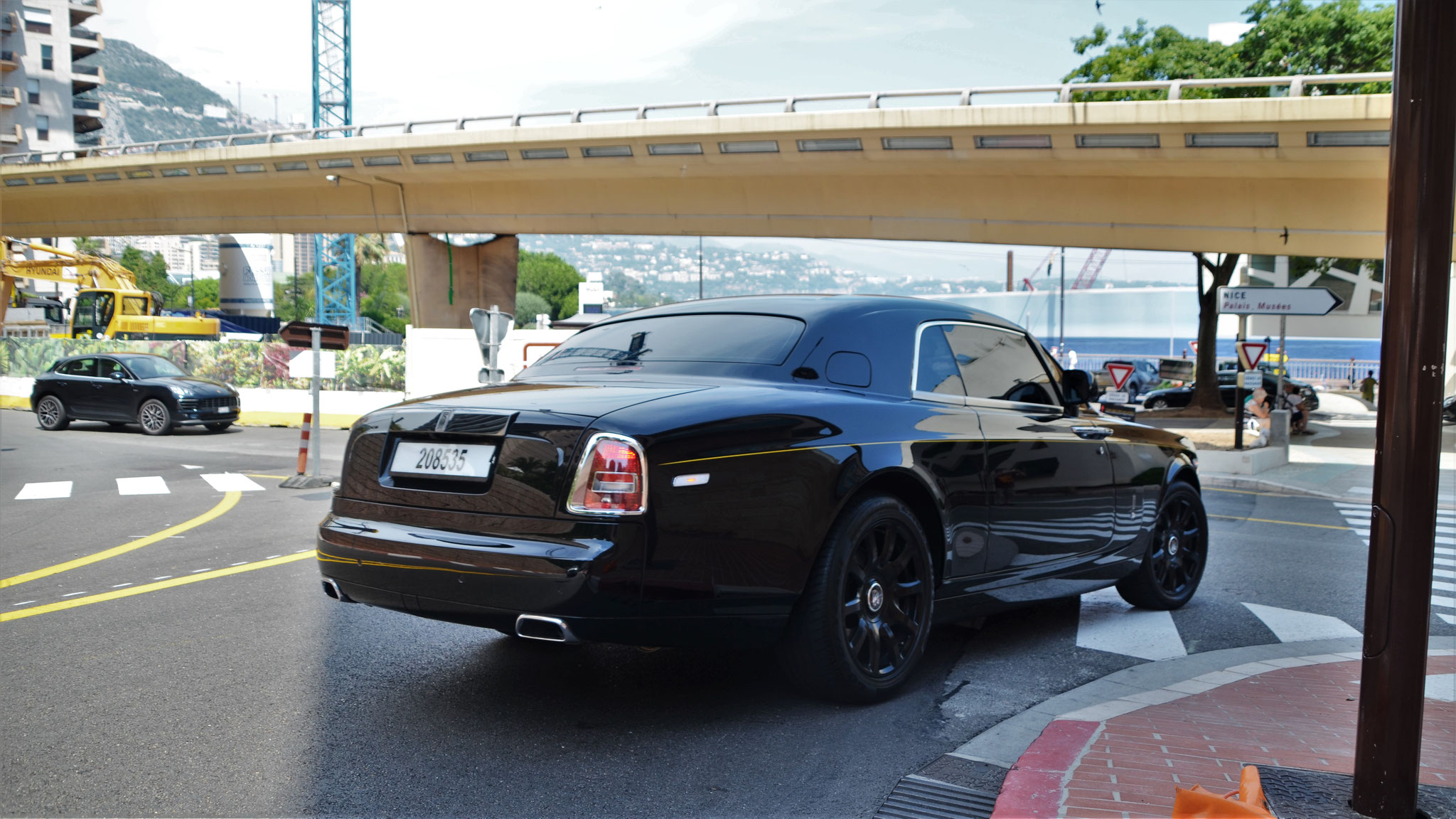 Rolls Royce Drophead Coupé - 208535 (QAT)