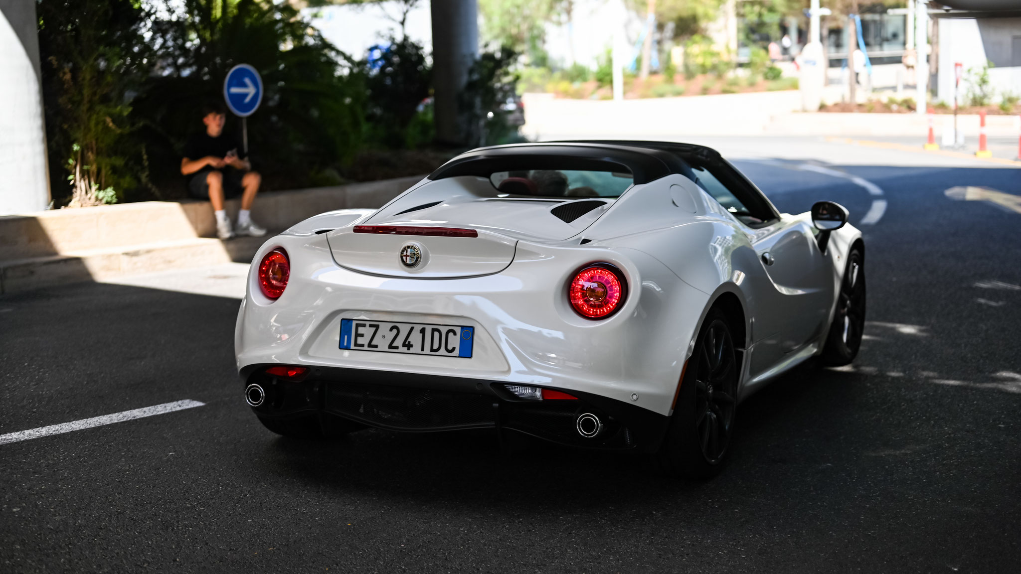 Alfa Romeo 4C Spyder - EZ241DC (ITA)