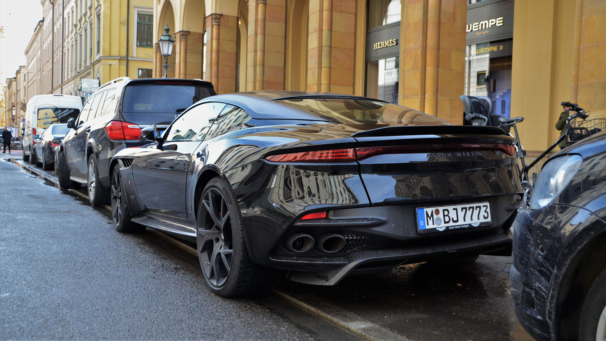 Aston Martin DBS Superleggera - M-BJ7773