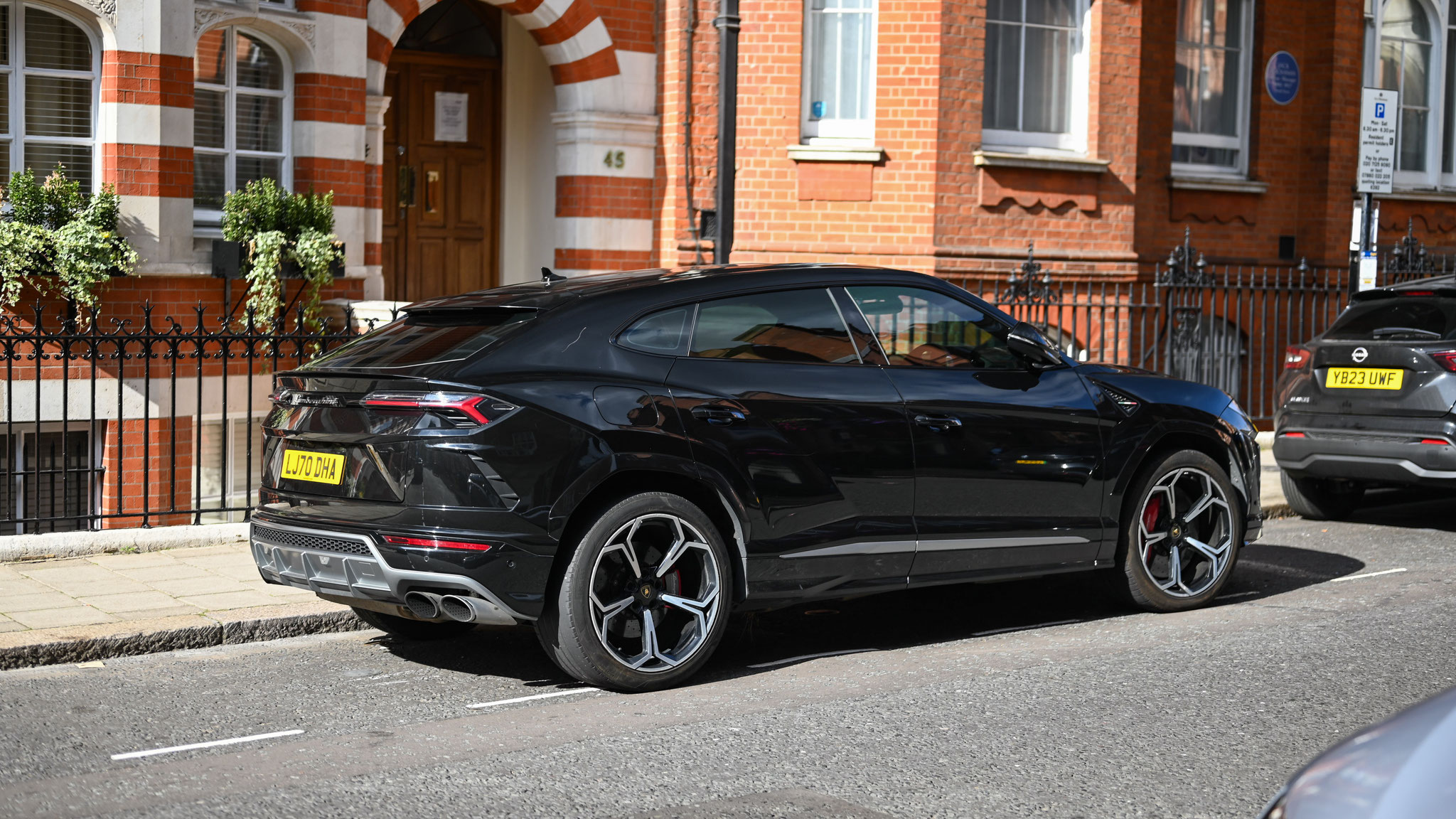 Lamborghini Urus - LJ70DHA (GB)