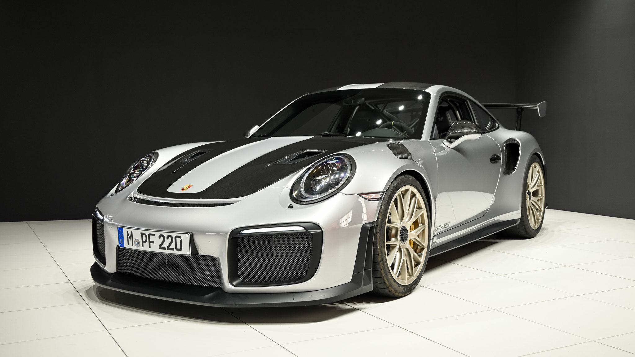 Porsche GT2 RS - M-PF220